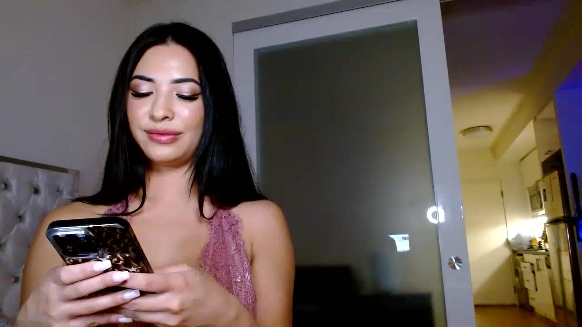 Gallery image thumbnail from Juliana's myfreecams stream on, 05/03/2023, 06:09 image 20 of 20