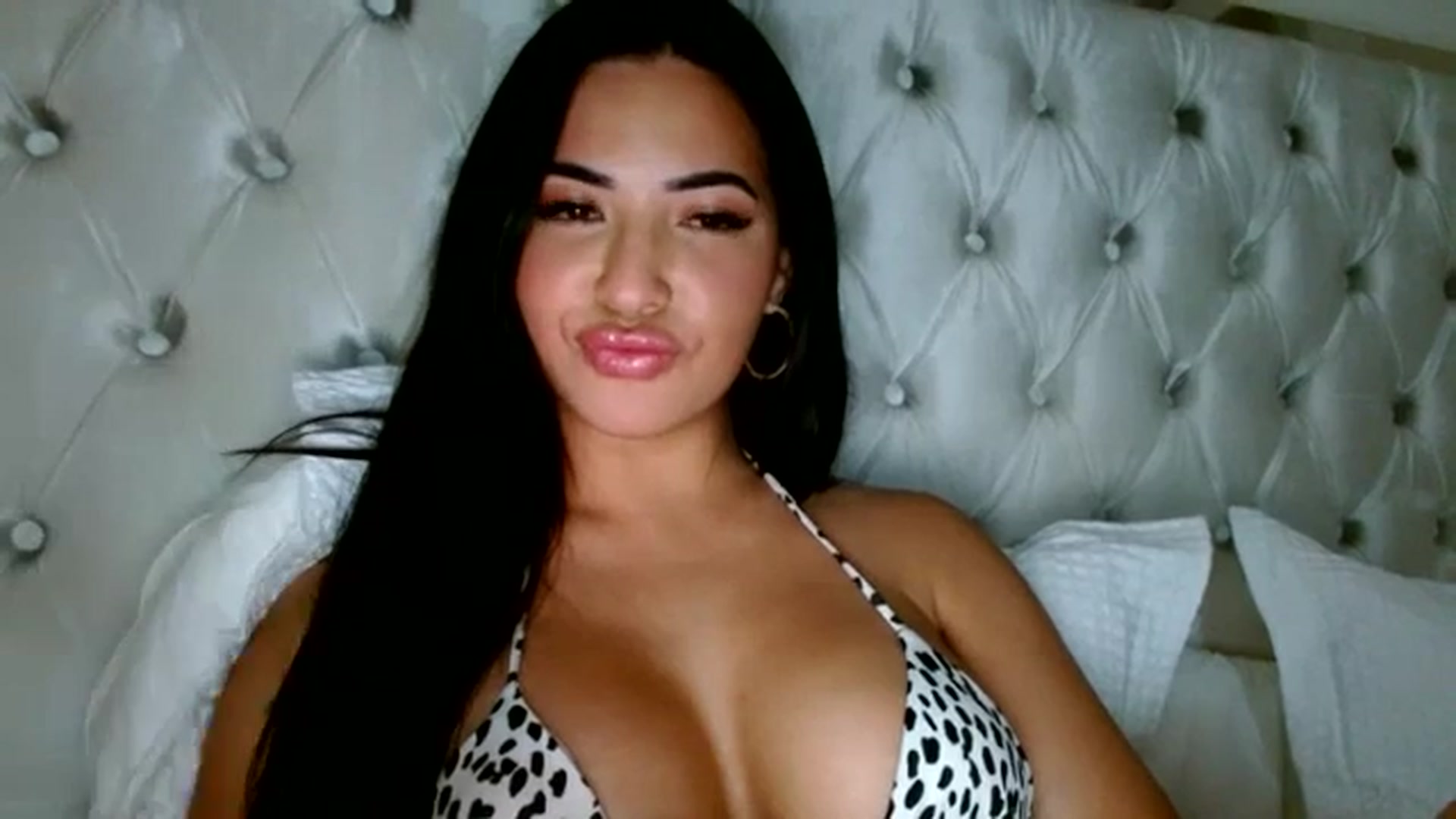 Gallery image thumbnail from Juliana's myfreecams stream on, 06/30/2023, 05:14 image 5 of 20