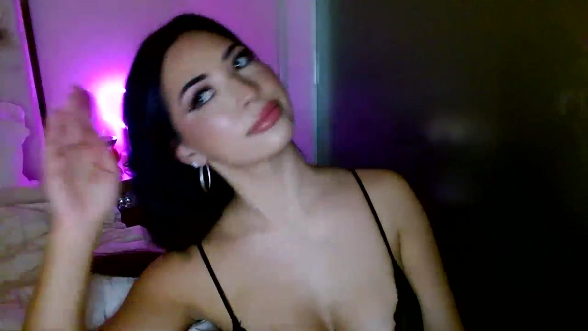 Gallery image thumbnail from Juliana's myfreecams stream on, 12/13/2023, 06:40 image 5 of 20