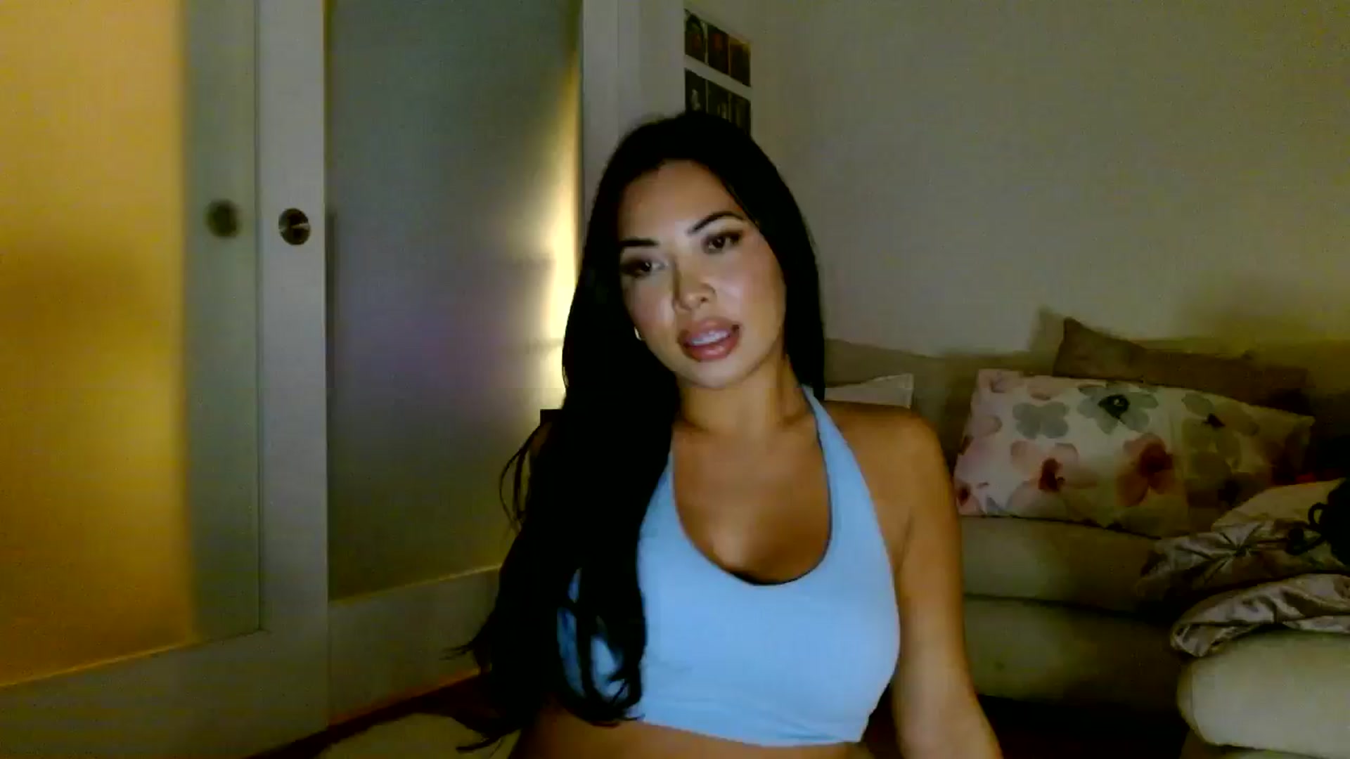 Gallery image thumbnail from Juliana's myfreecams stream on, 05/17/2024, 06:16 image 8 of 20