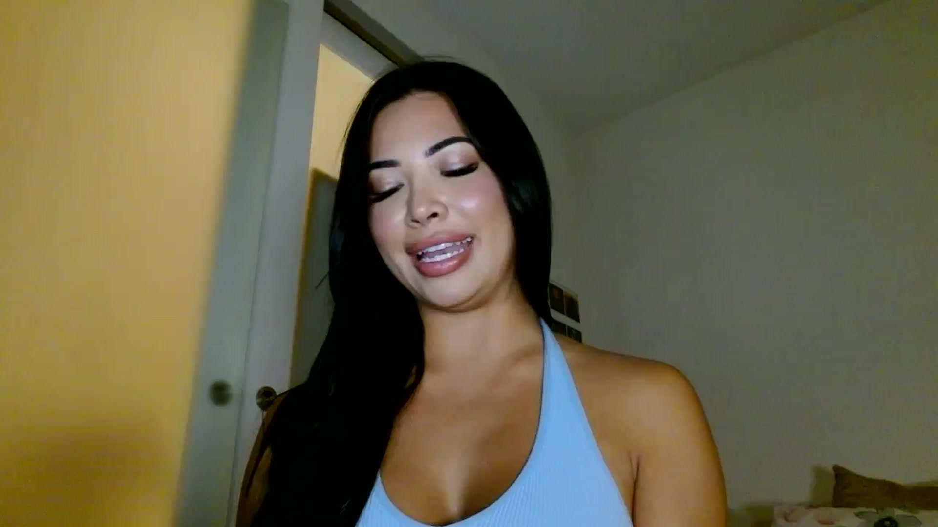 Gallery image thumbnail from Juliana's myfreecams stream on, 05/17/2024, 06:16 image 16 of 20