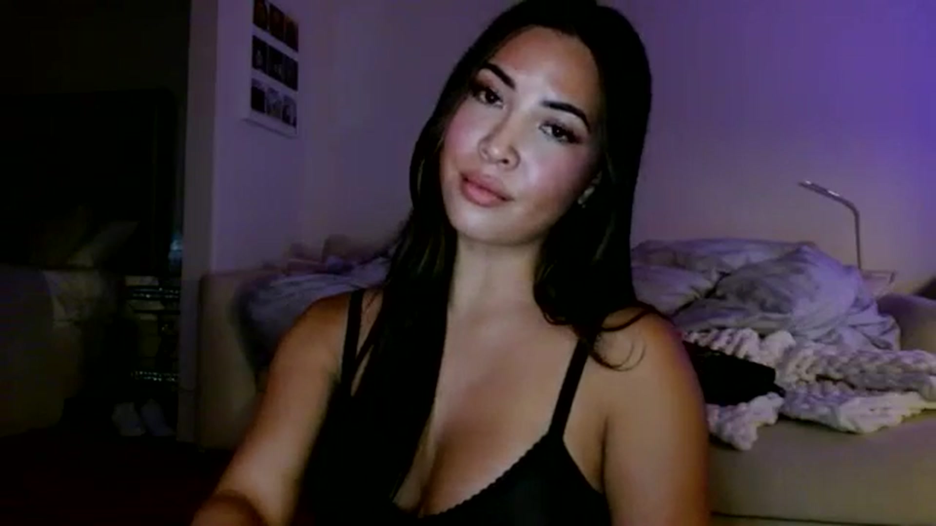 Gallery image thumbnail from Juliana's myfreecams stream on, 07/11/2024, 04:48 image 14 of 20