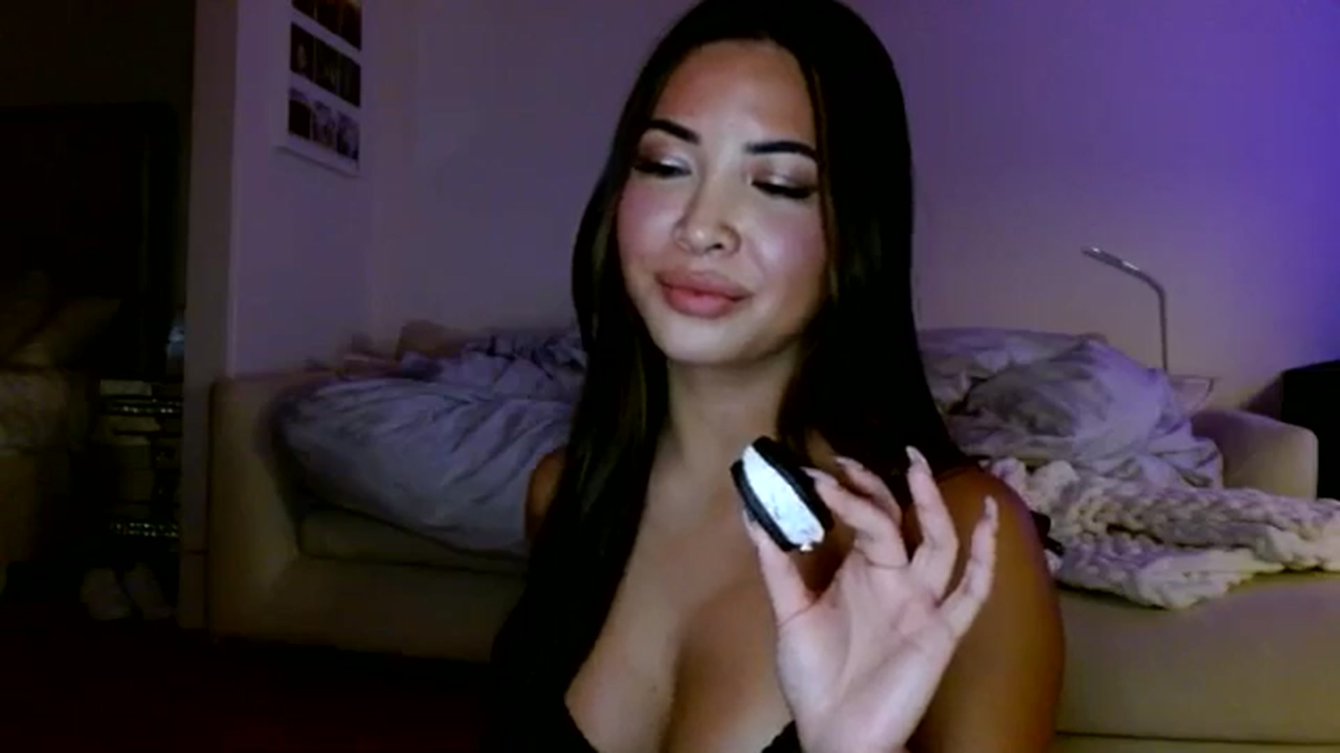 Gallery image thumbnail from Juliana's myfreecams stream on, 07/11/2024, 04:48 image 7 of 20