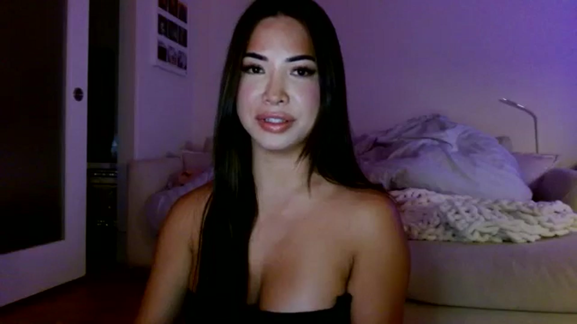 Gallery image thumbnail from Juliana's myfreecams stream on, 07/12/2024, 05:37 image 15 of 20