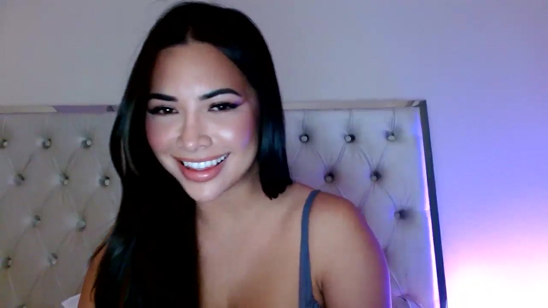 Gallery image thumbnail from Juliana's myfreecams stream on, 08/22/2024, 04:34 image 13 of 20