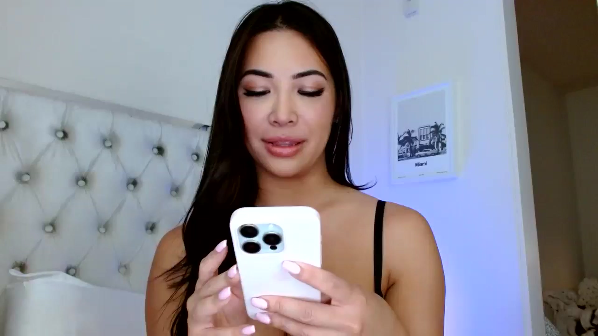 Gallery image thumbnail from Juliana's myfreecams stream on, 09/09/2024, 24:03 image 11 of 20
