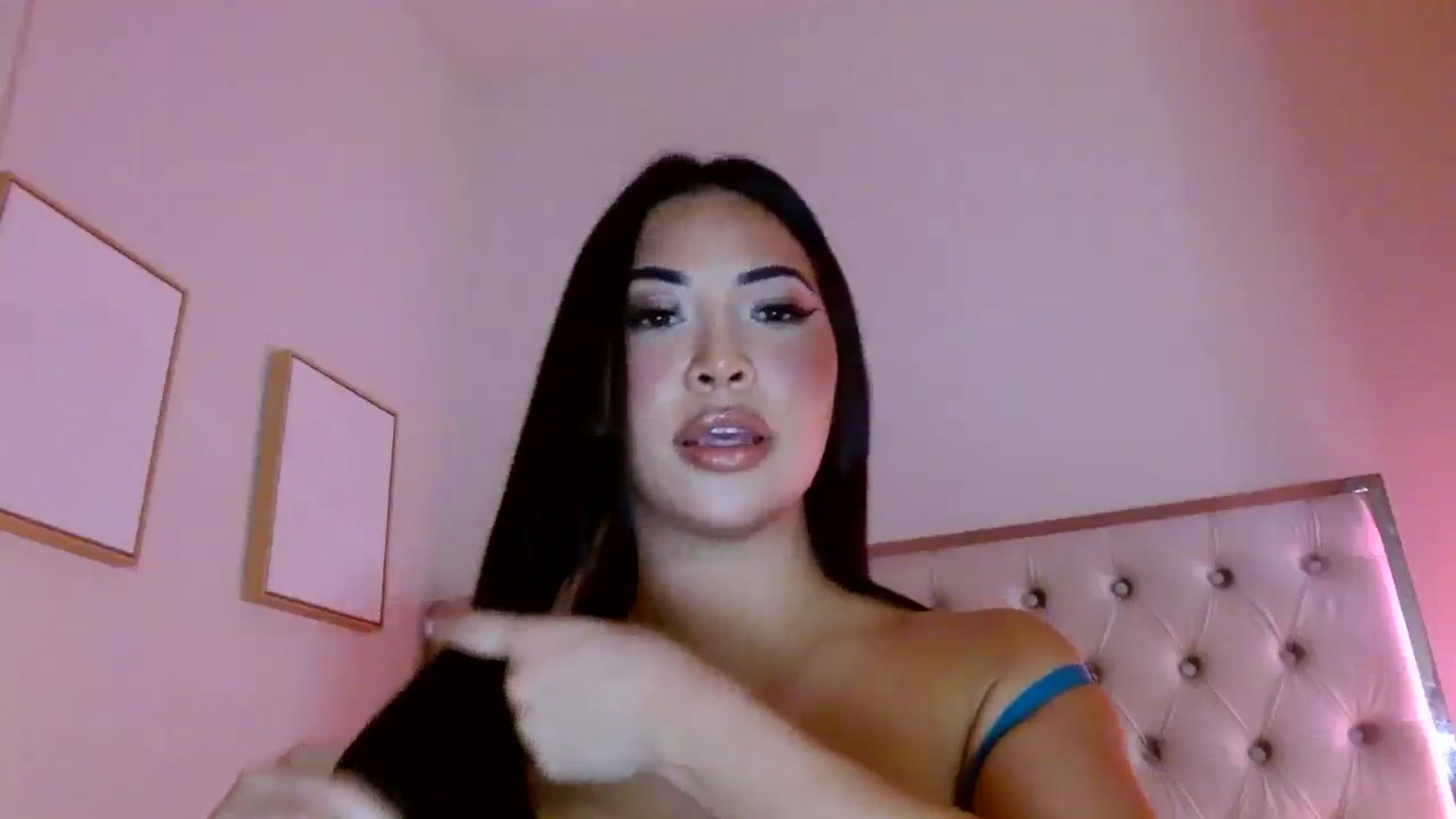 Gallery image thumbnail from Juliana's myfreecams stream on, 01/27/2025, 05:16 image 20 of 20