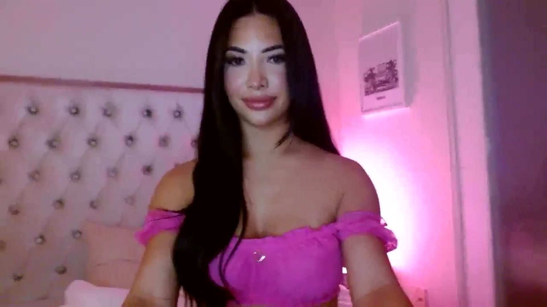 Gallery image thumbnail from Juliana's myfreecams stream on, 02/06/2025, 05:23 image 19 of 20