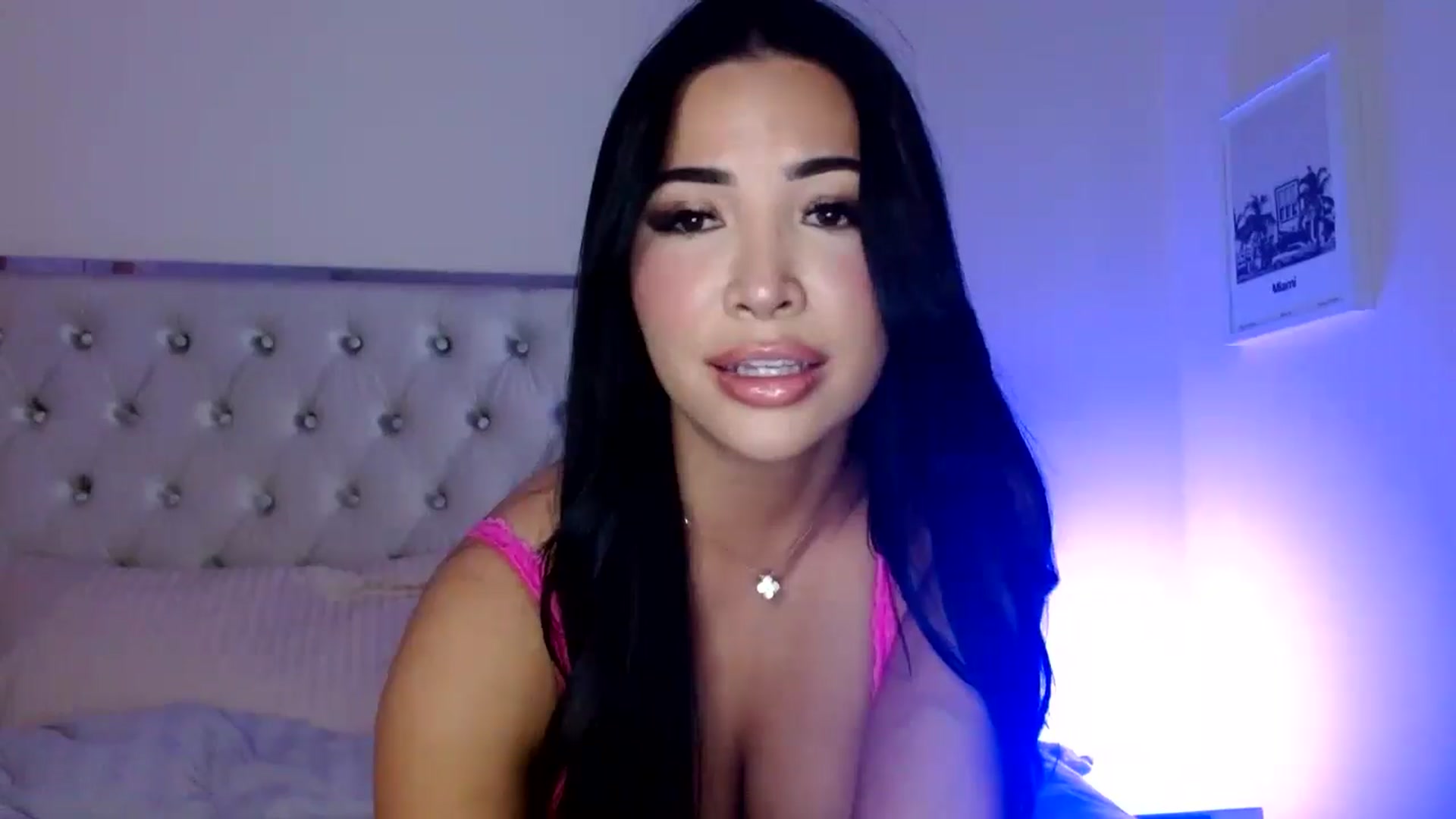 Gallery image thumbnail from Juliana's myfreecams stream on, 02/18/2025, 04:49 image 6 of 20