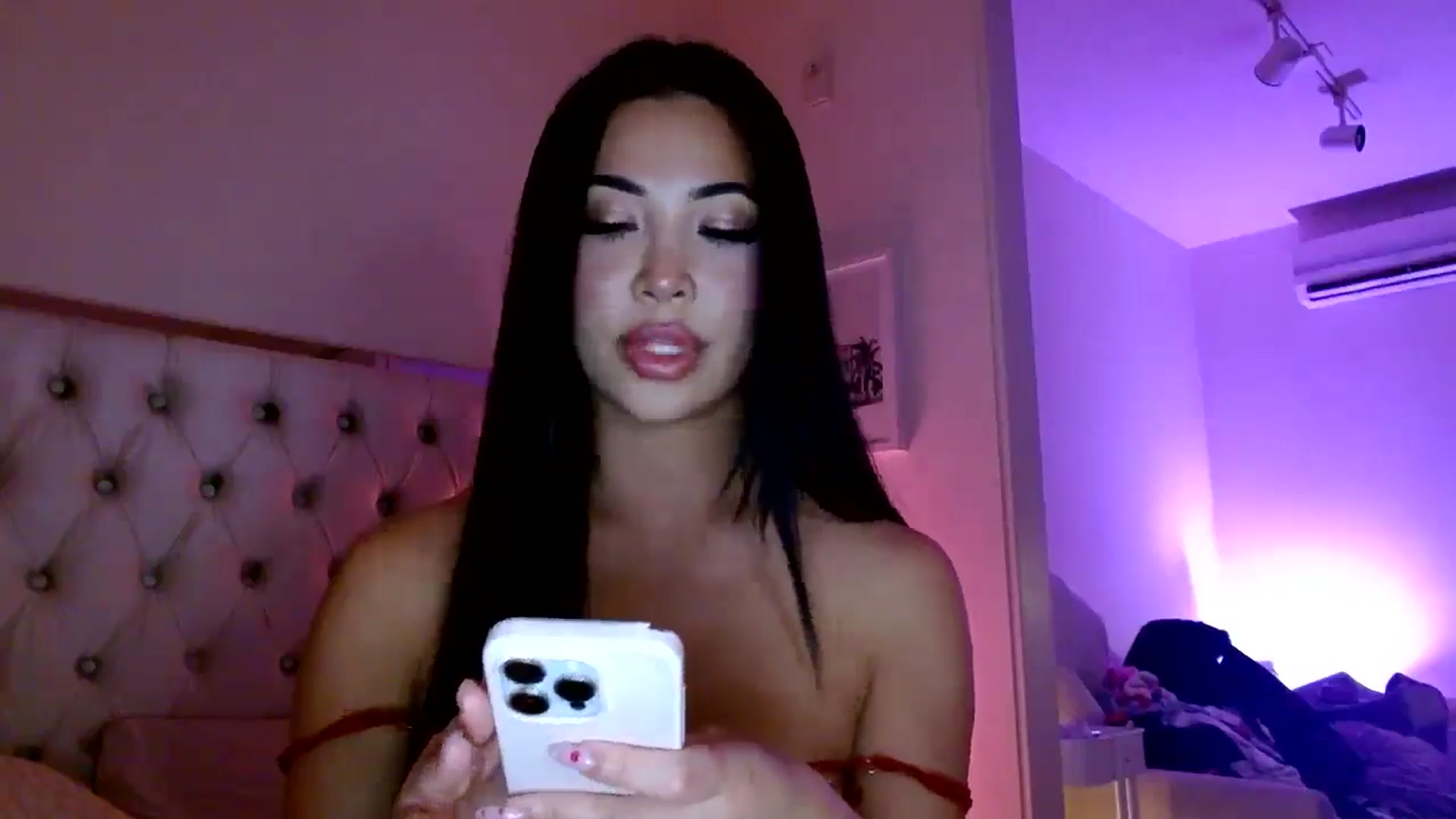 Gallery image thumbnail from Juliana's myfreecams stream on, 02/26/2025, 04:34 image 12 of 20