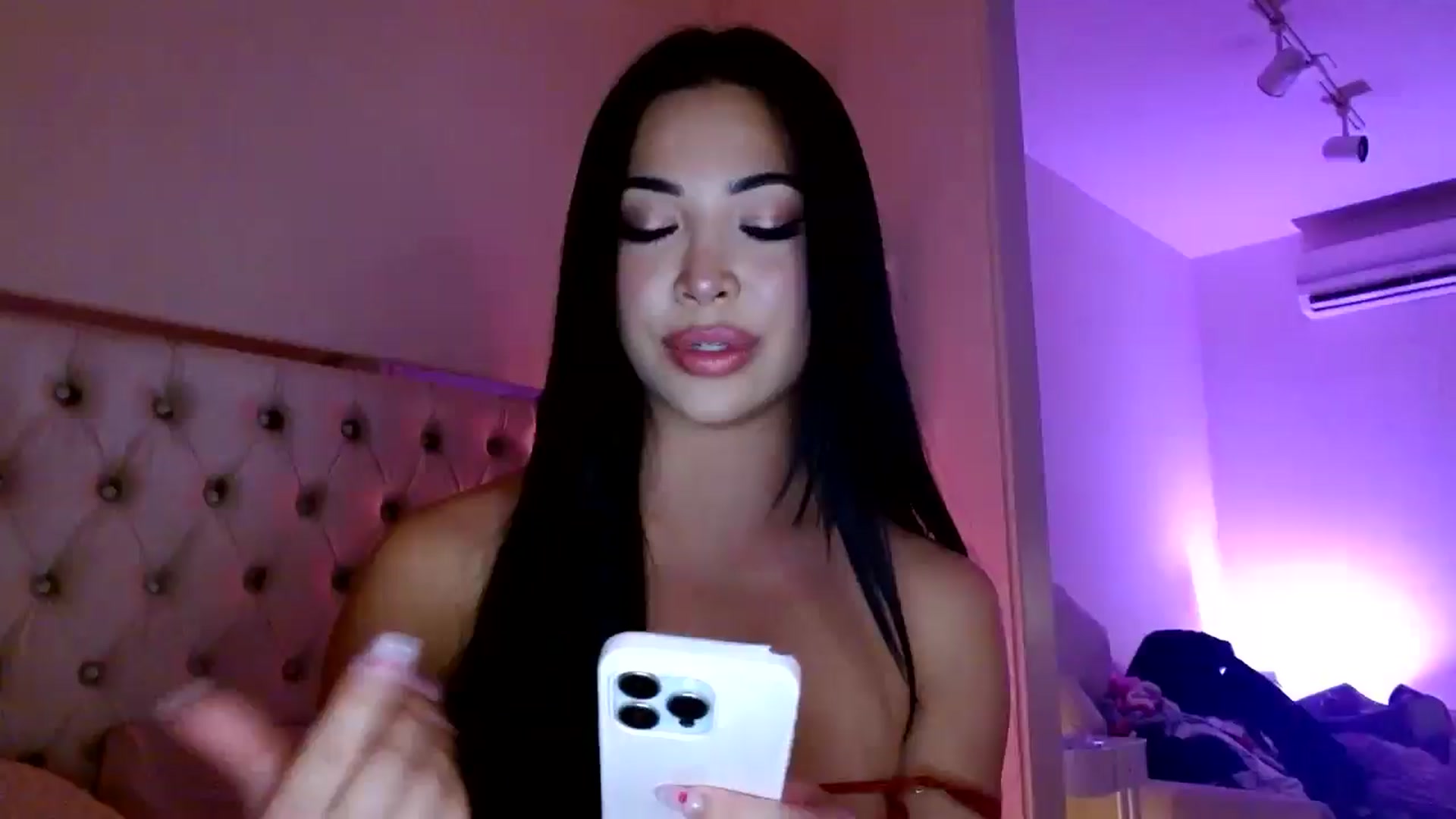 Gallery image thumbnail from Juliana's myfreecams stream on, 02/26/2025, 04:34 image 11 of 20