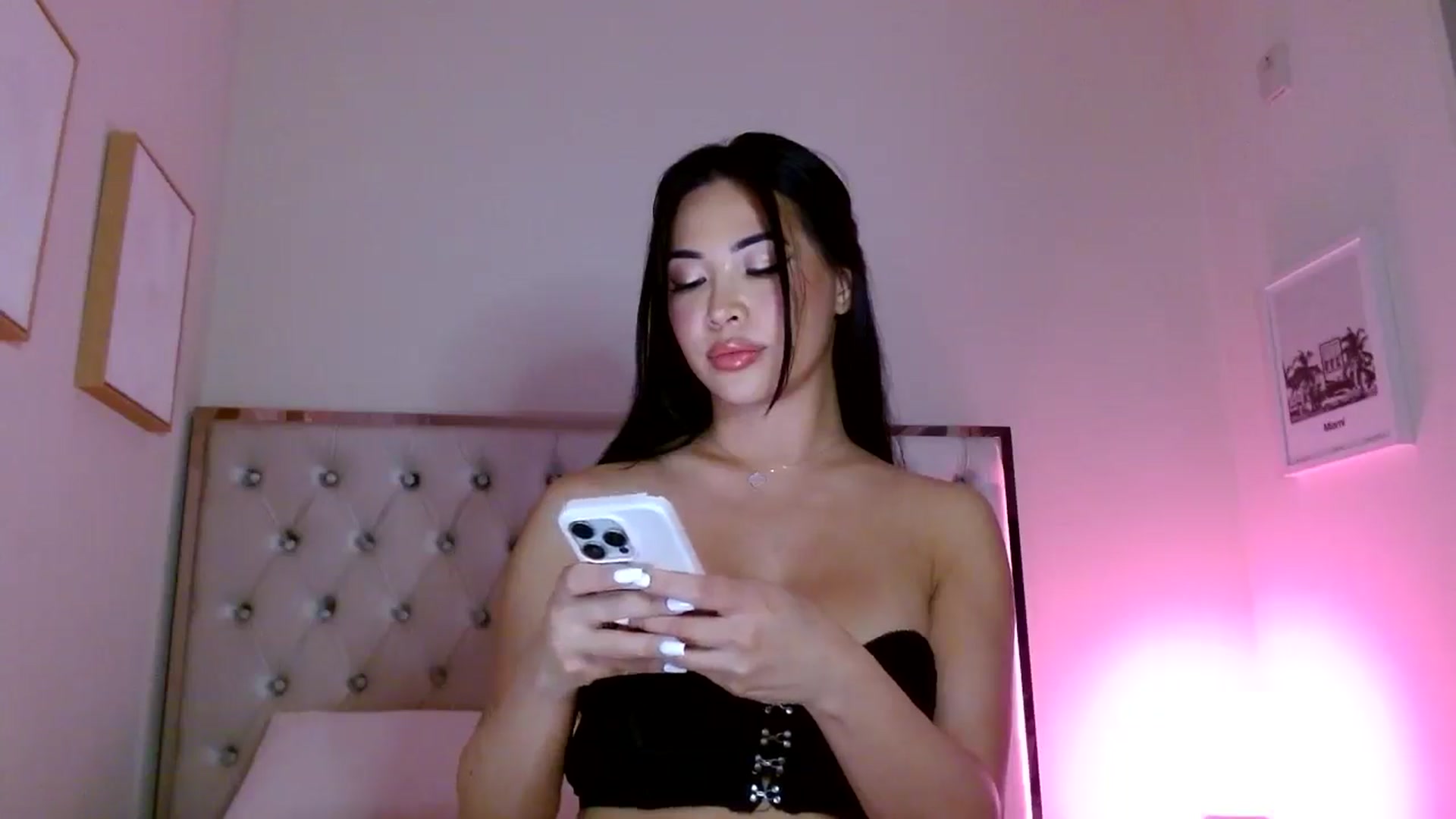 Gallery image thumbnail from Juliana's myfreecams stream on, 03/04/2025, 05:15 image 13 of 20