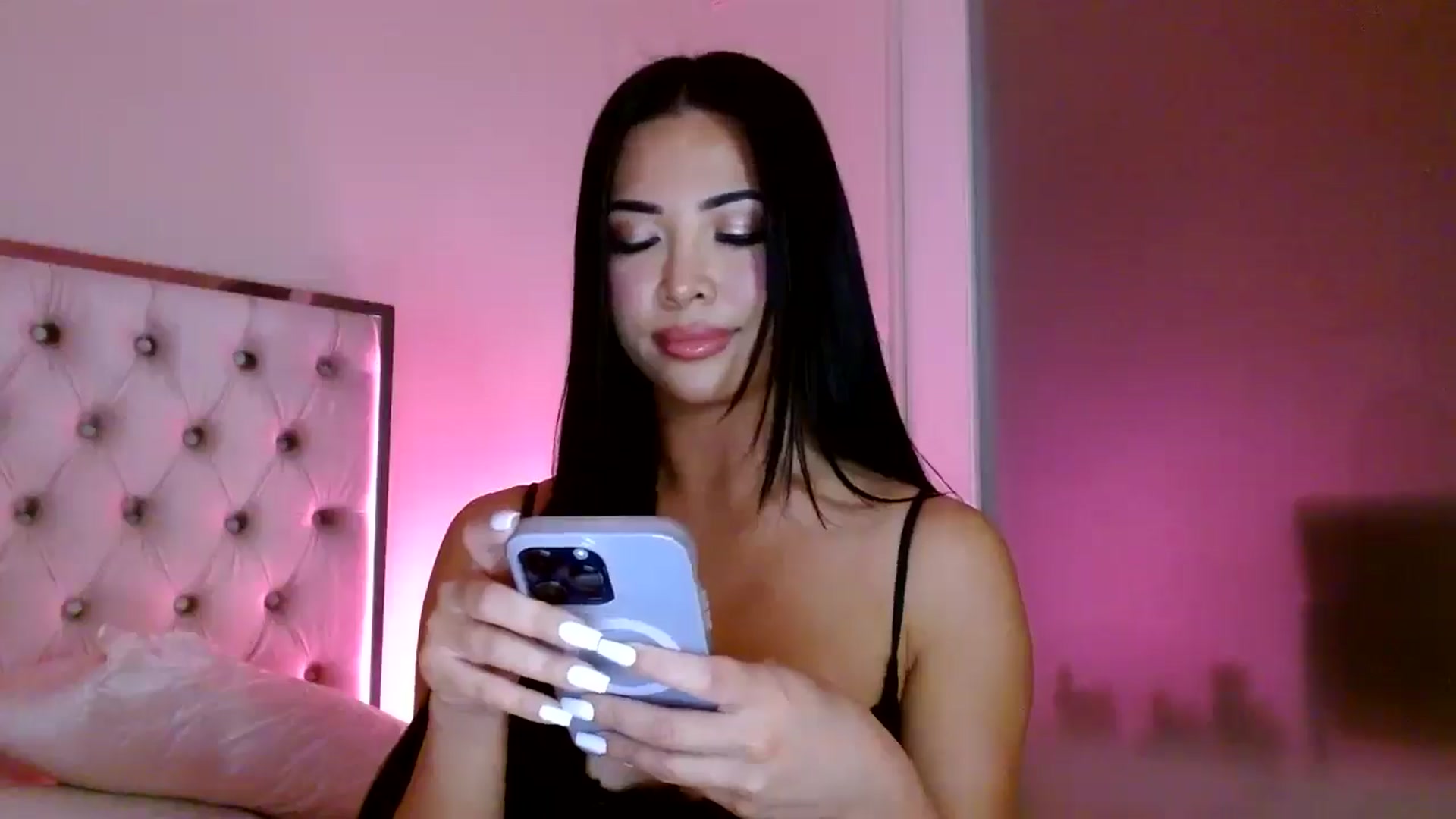 Gallery image thumbnail from Juliana's myfreecams stream on, 03/06/2025, 07:37 image 8 of 20