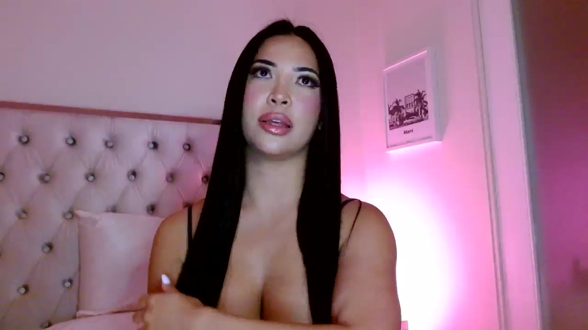 Gallery image thumbnail from Juliana's myfreecams stream on, 03/06/2025, 07:37 image 10 of 20