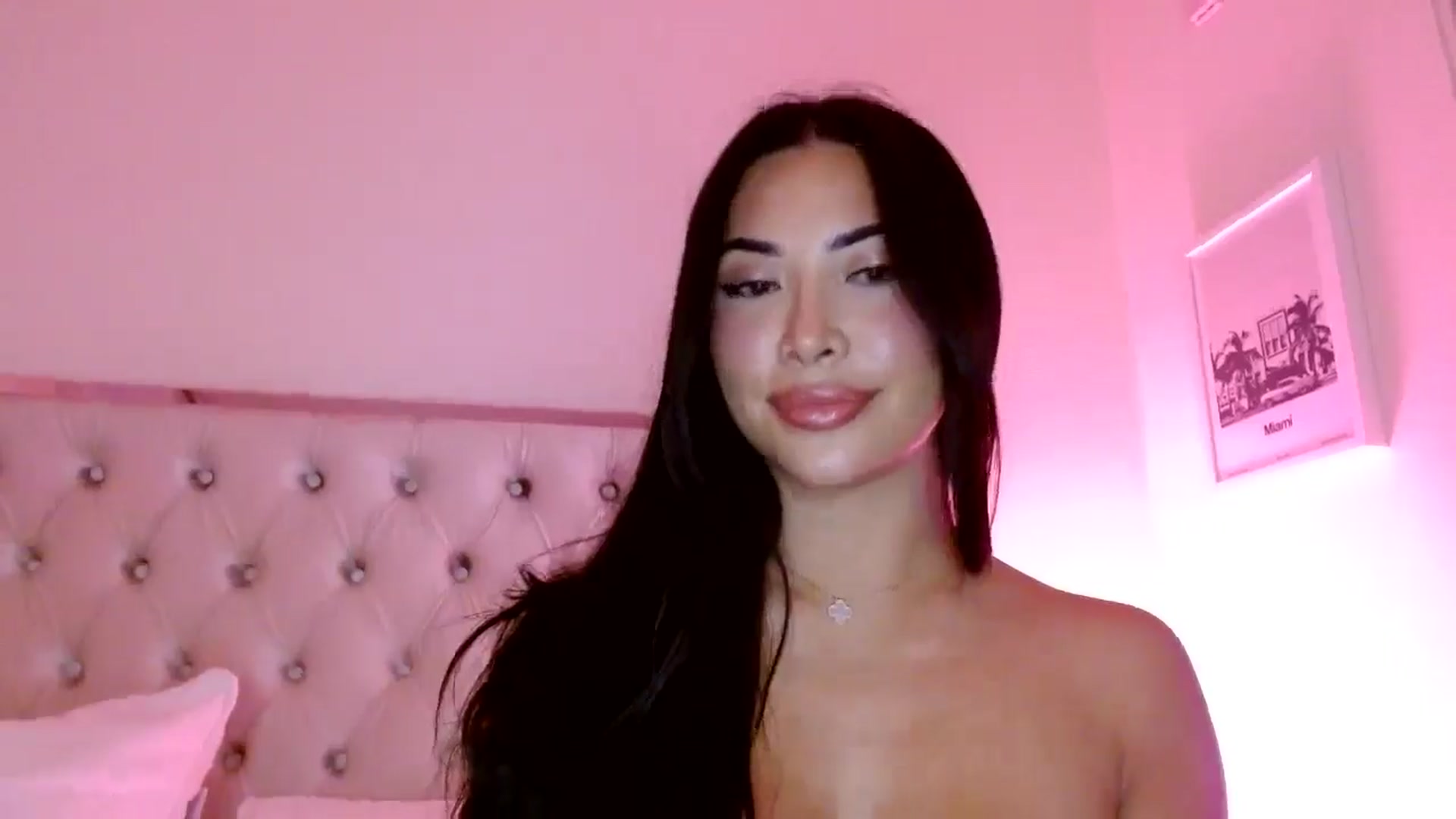 Gallery image thumbnail from Juliana's myfreecams stream on, 03/13/2025, 05:03 image 8 of 20