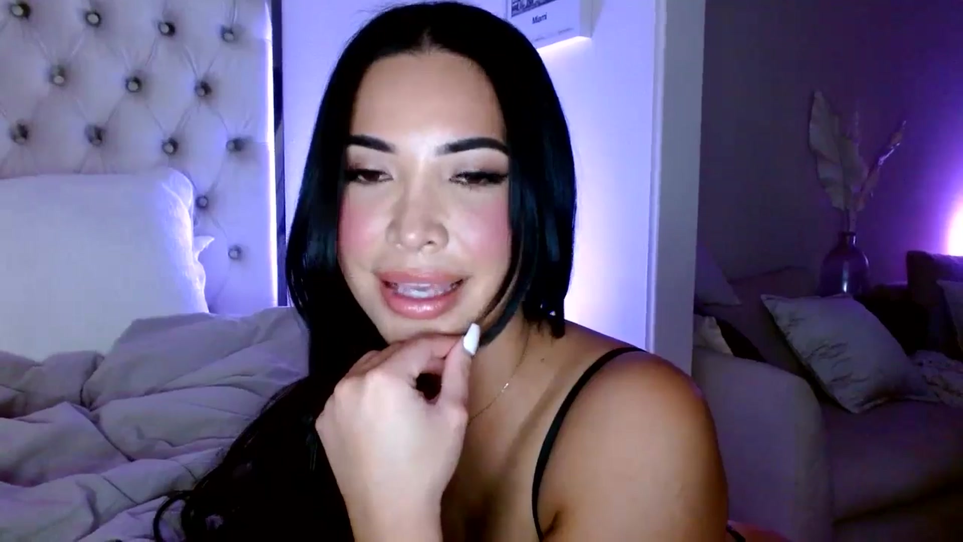 Gallery image thumbnail from Juliana's myfreecams stream on, 03/24/2025, 03:51 image 16 of 20