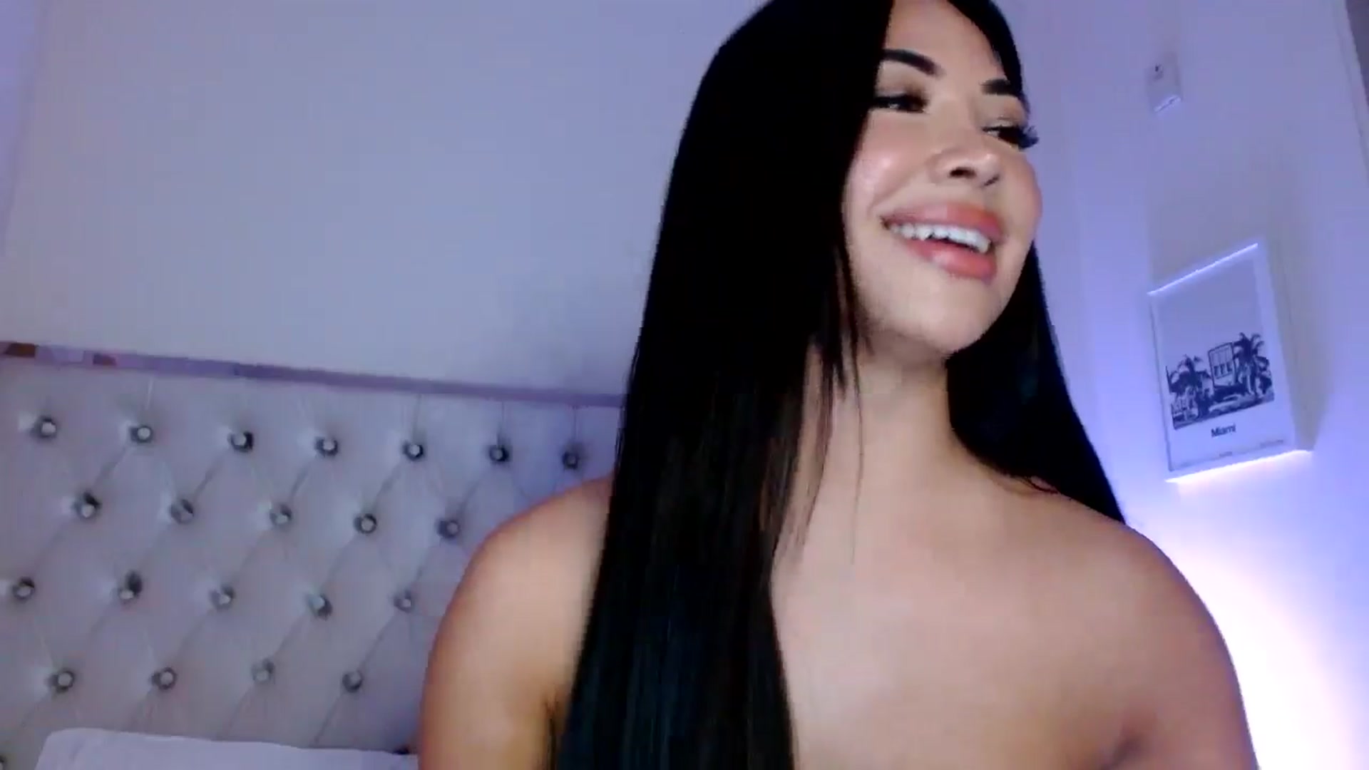 Gallery image thumbnail from Juliana's myfreecams stream on, 03/26/2025, 04:41 image 18 of 20