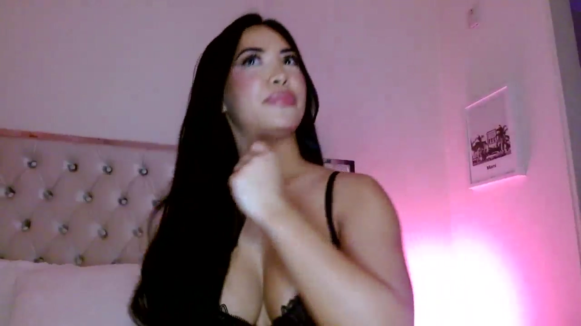 Gallery image thumbnail from Juliana's myfreecams stream on, 03/27/2025, 04:44 image 19 of 20