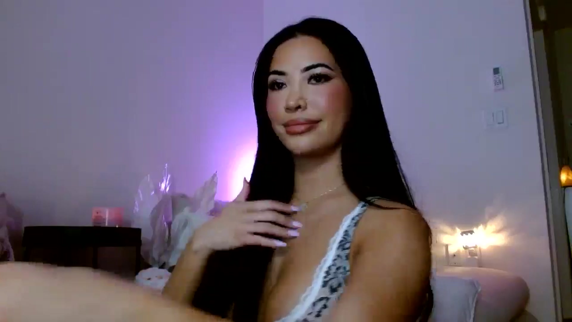 Gallery image thumbnail from Juliana's myfreecams stream on, 03/28/2025, 23:05 image 13 of 20