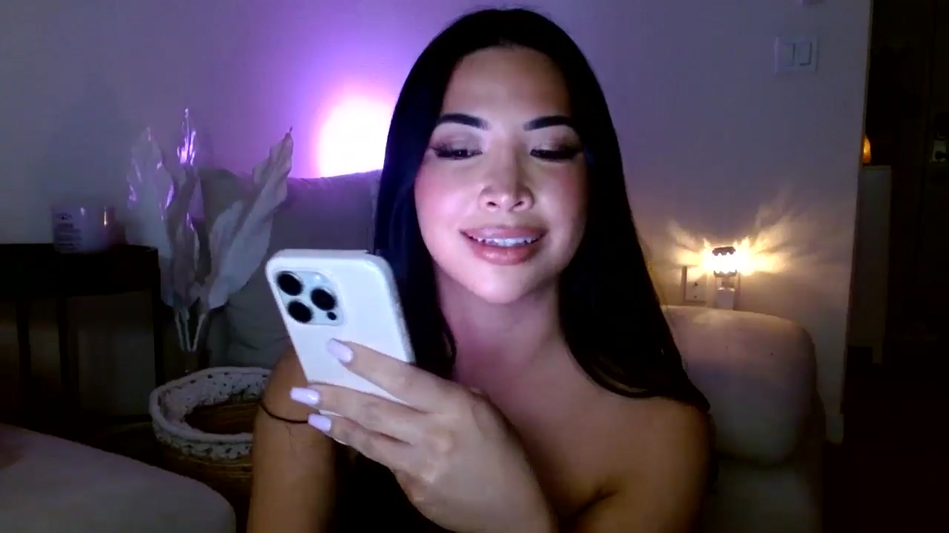 Gallery image thumbnail from Juliana's myfreecams stream on, 03/31/2025, 04:32 image 17 of 20