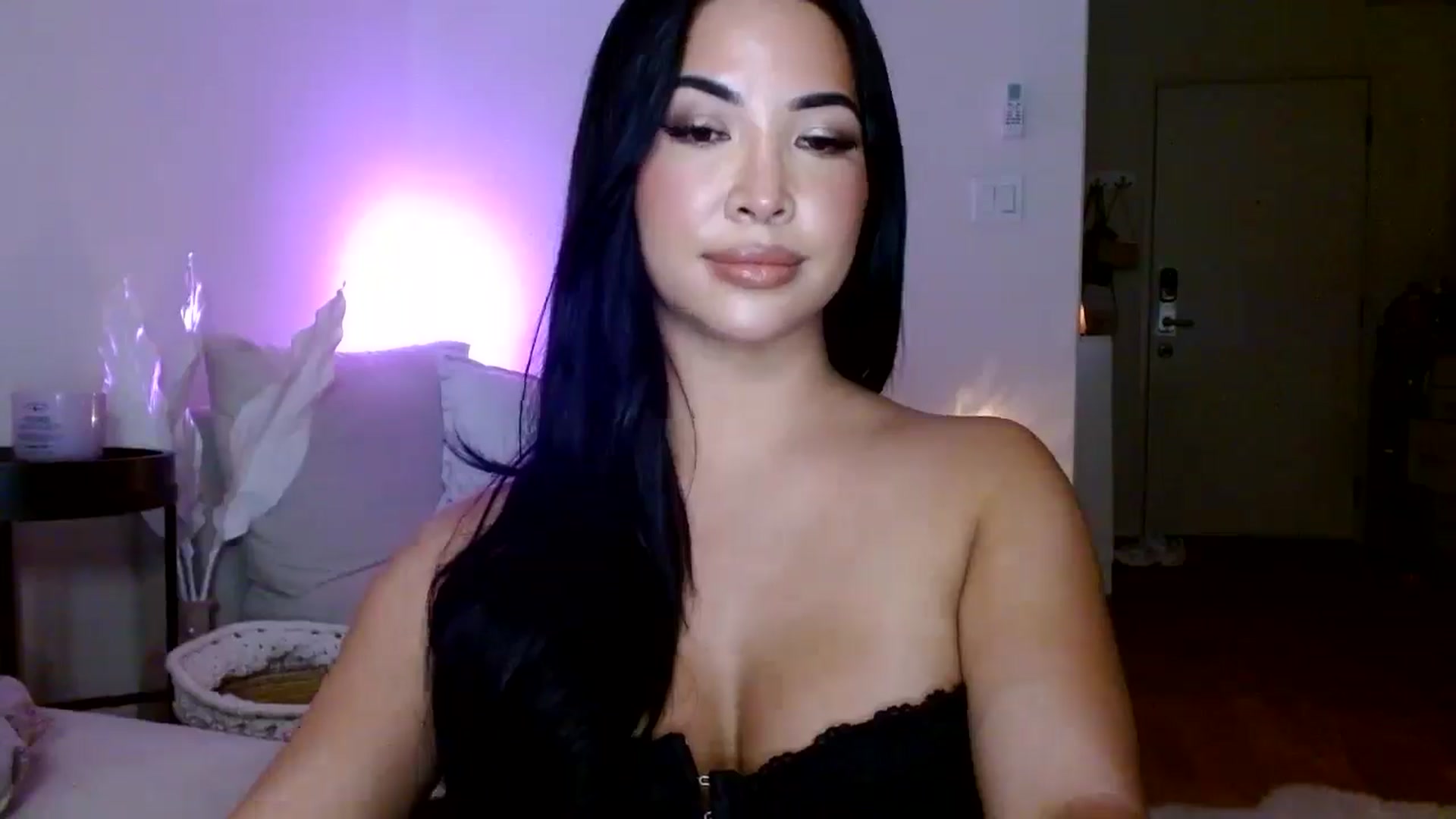 Gallery image thumbnail from Juliana's myfreecams stream on, 03/31/2025, 04:32 image 5 of 20