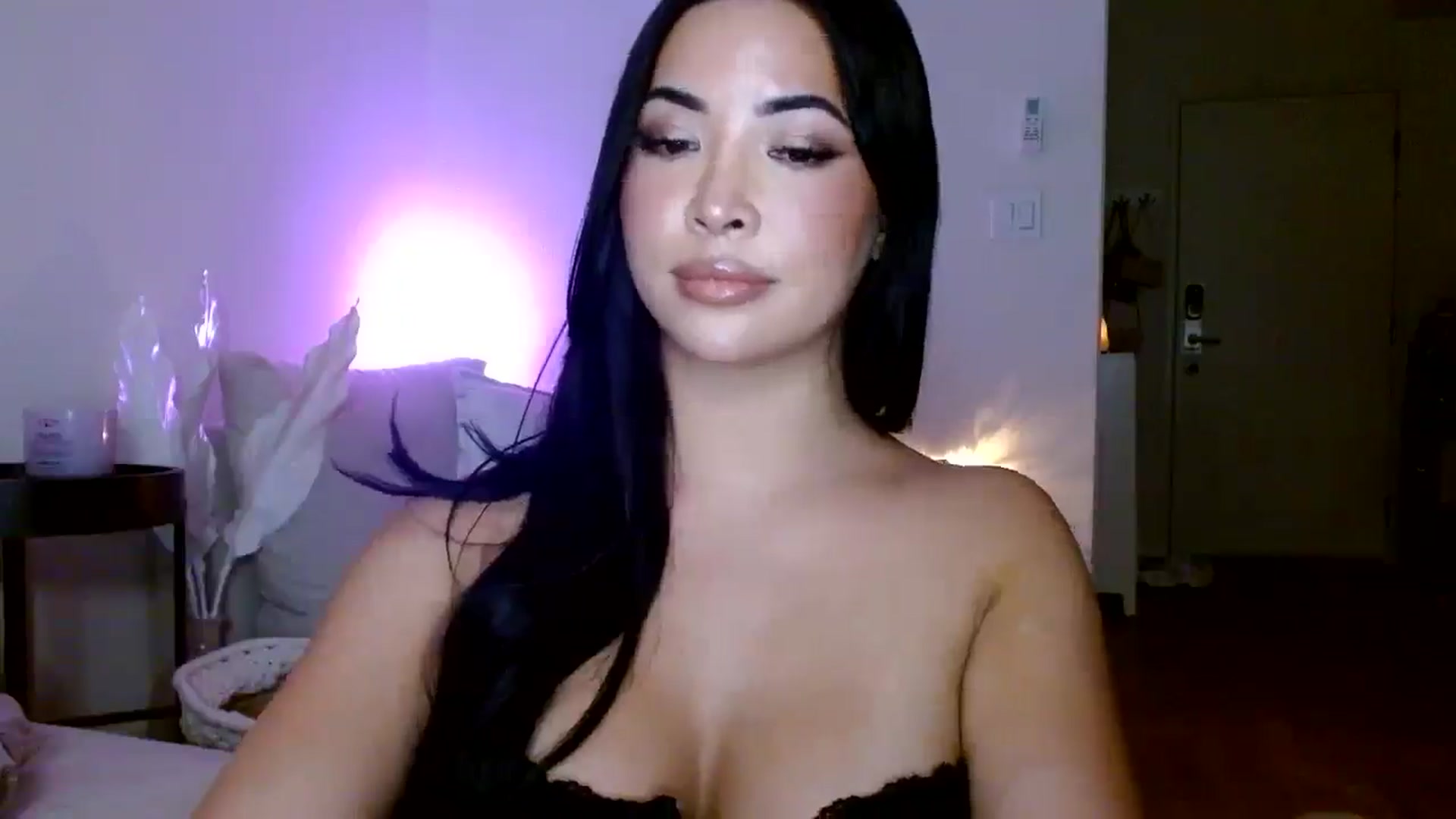Gallery image thumbnail from Juliana's myfreecams stream on, 03/31/2025, 04:32 image 7 of 20