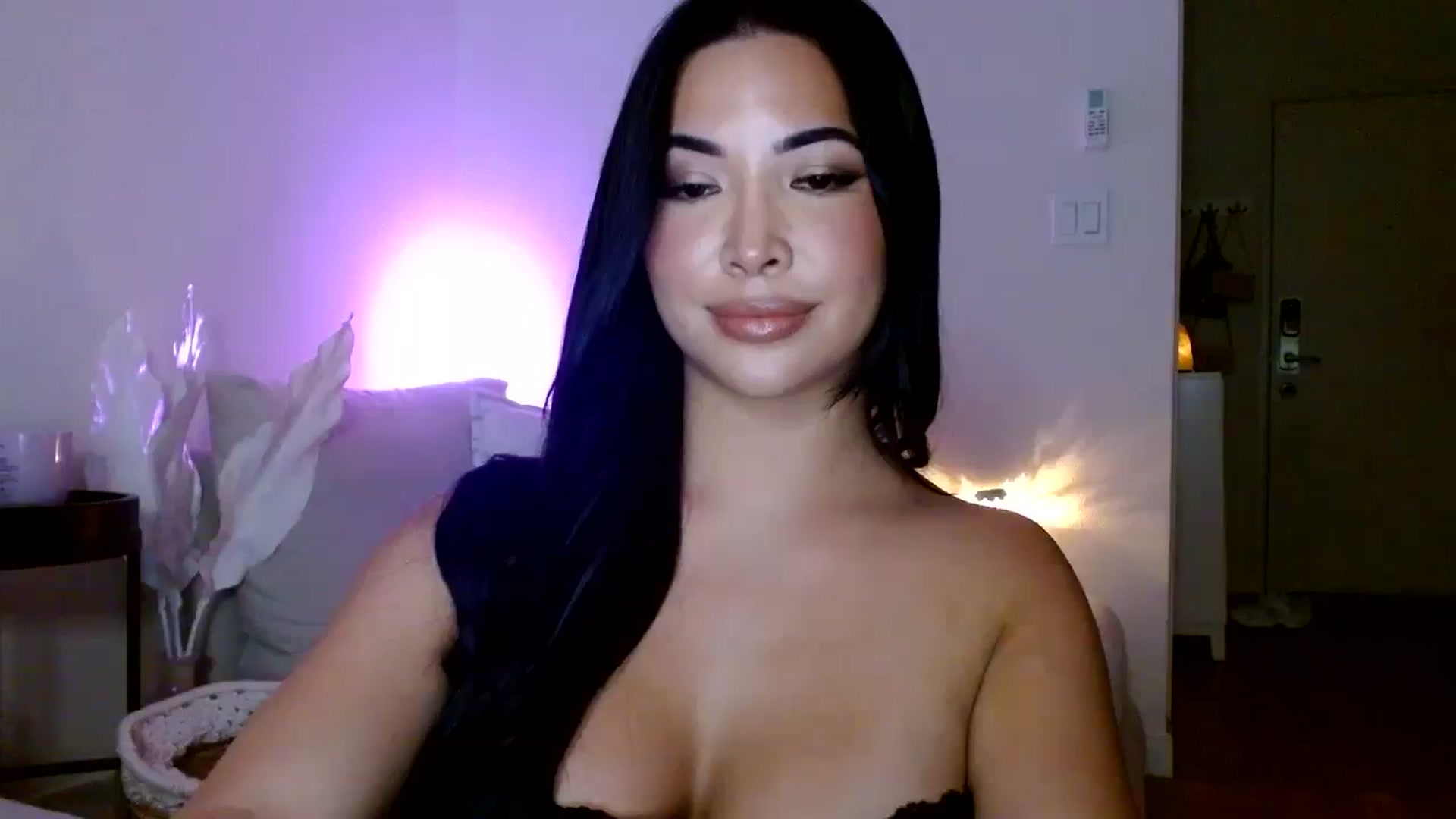 Gallery image thumbnail from Juliana's myfreecams stream on, 03/31/2025, 04:32 image 12 of 20