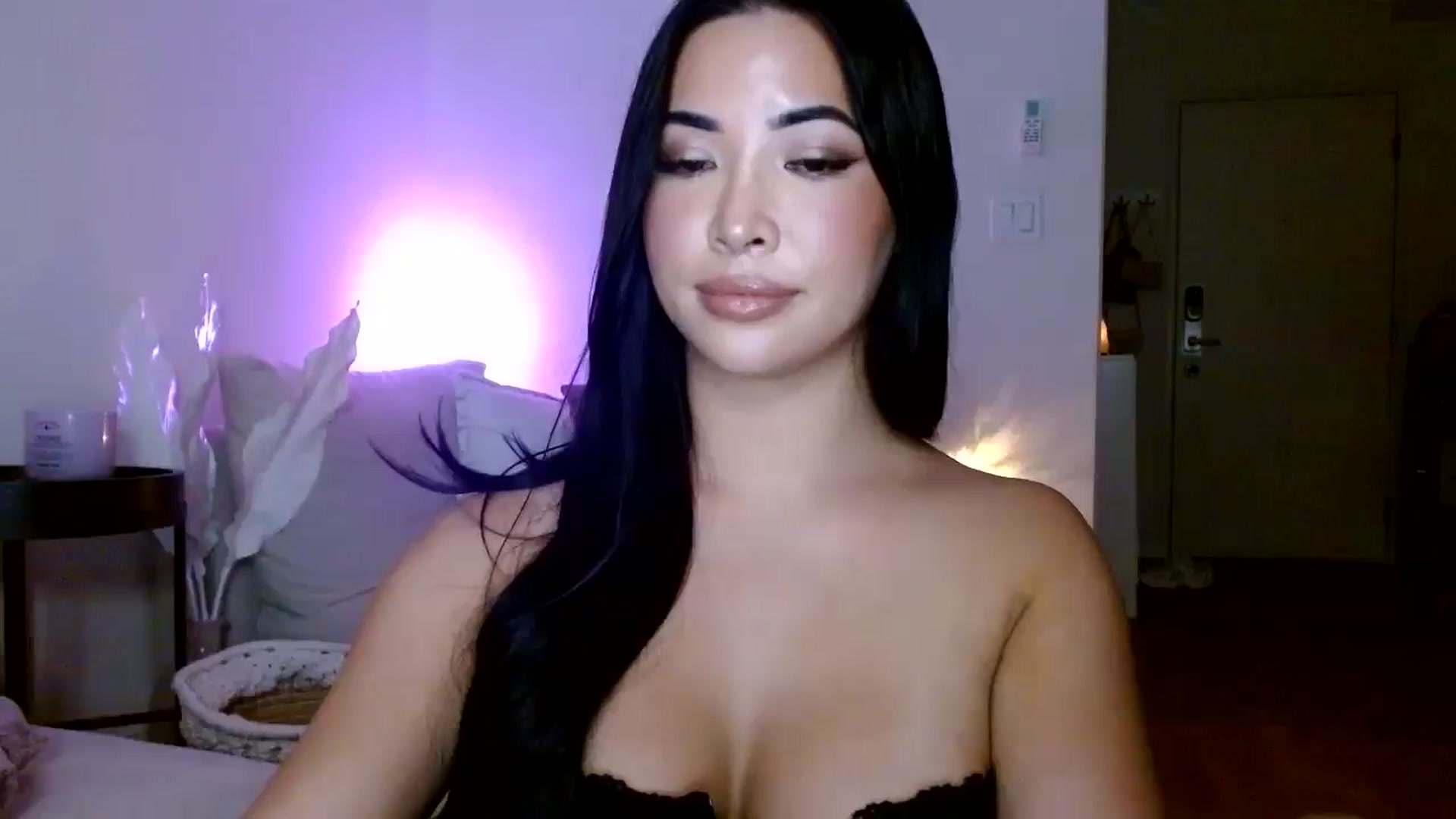 Gallery image thumbnail from Juliana's myfreecams stream on, 03/31/2025, 04:32 image 8 of 20
