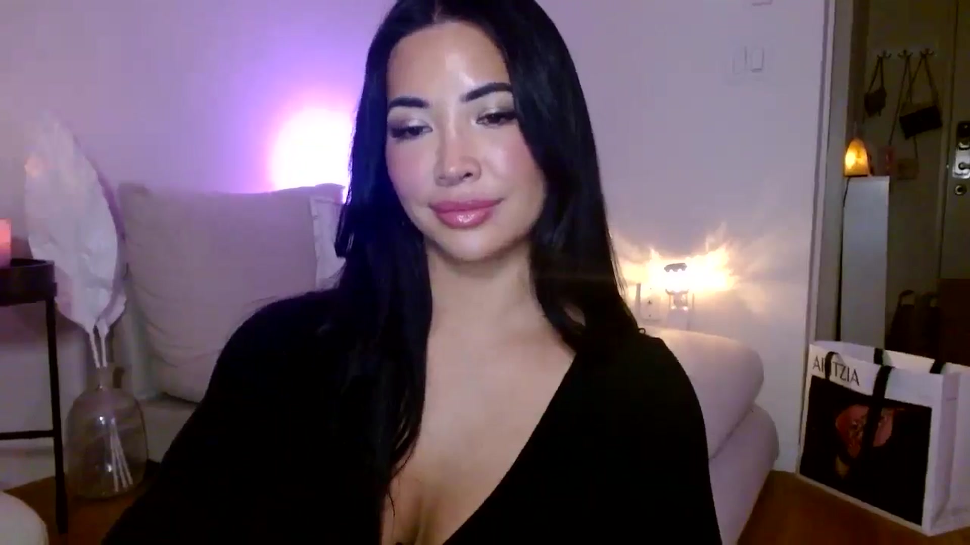Gallery image thumbnail from Juliana's myfreecams stream on, 04/02/2025, 04:37 image 9 of 20
