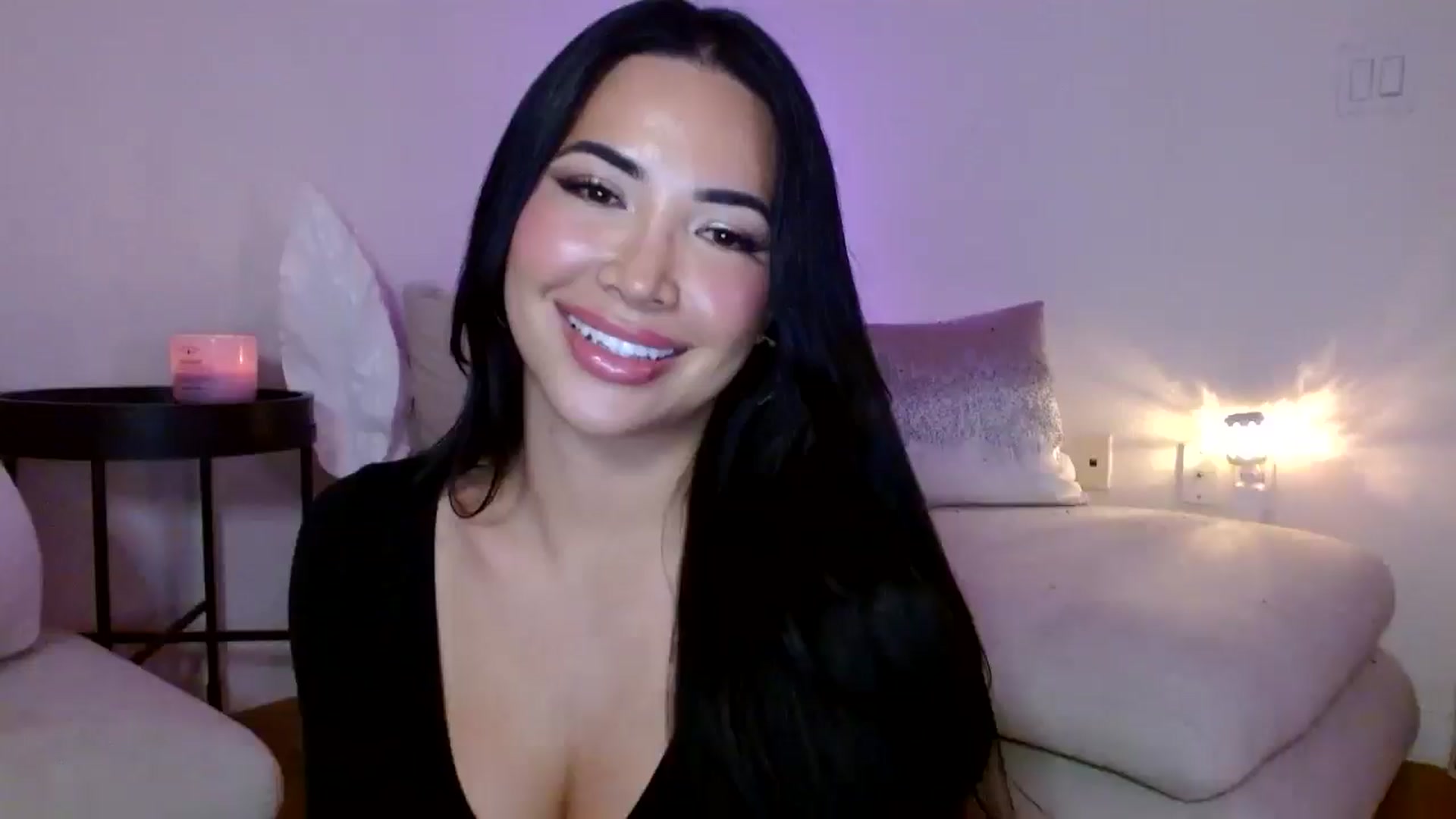 Gallery image thumbnail from Juliana's myfreecams stream on, 04/02/2025, 04:37 image 16 of 20