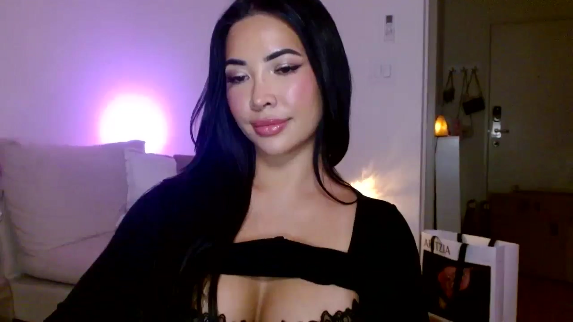 Gallery image thumbnail from Juliana's myfreecams stream on, 04/02/2025, 04:37 image 6 of 20