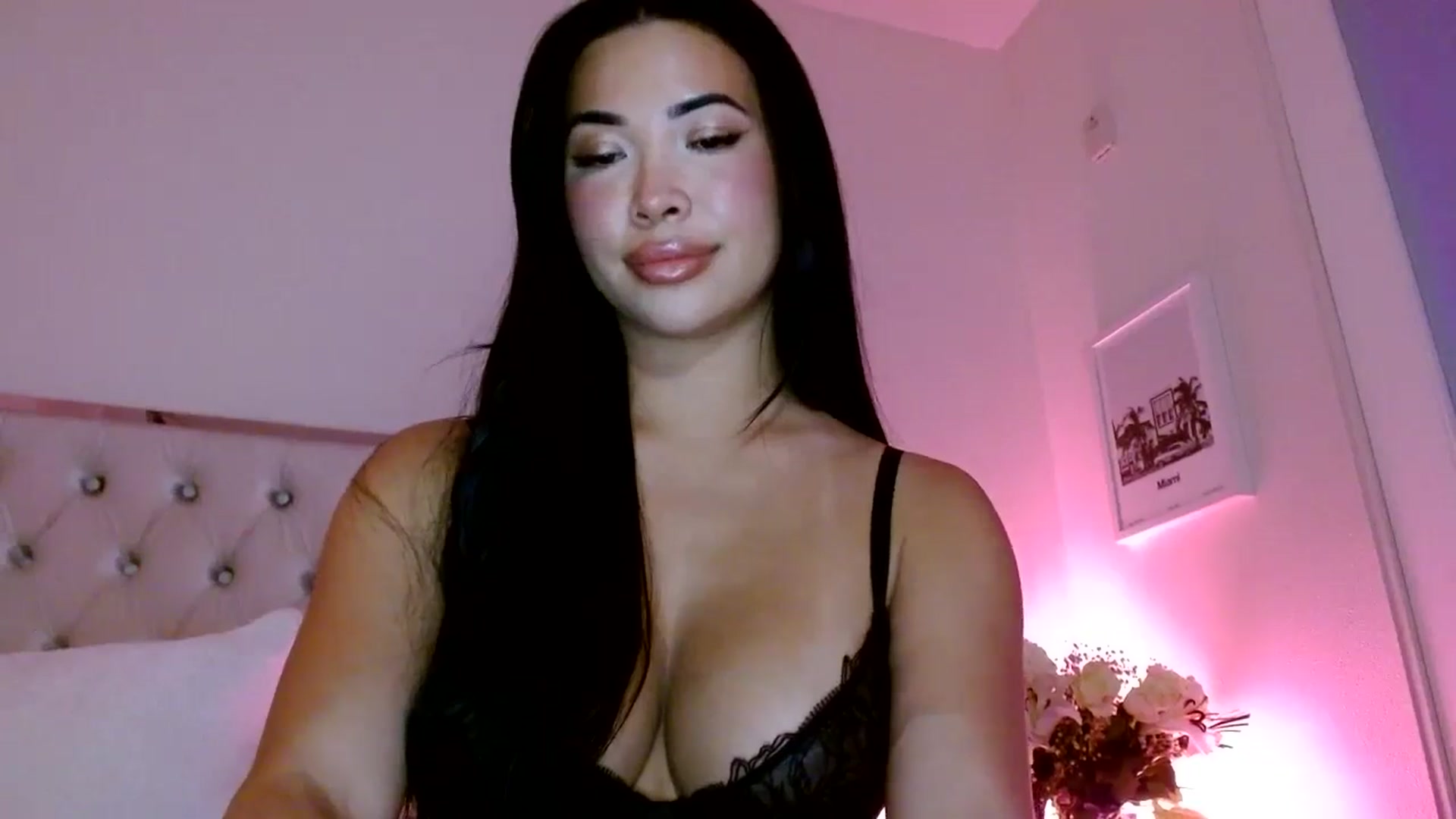 Gallery image thumbnail from Juliana's myfreecams stream on, 04/15/2025, 04:41 image 9 of 20
