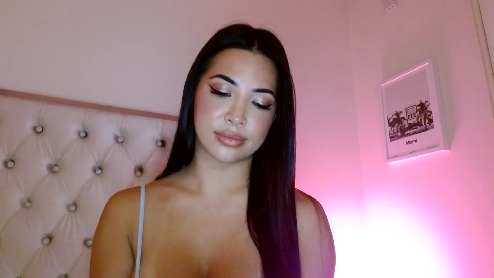 Gallery image thumbnail from Juliana's myfreecams stream on, 06/12/2025, 04:22 image 6 of 20