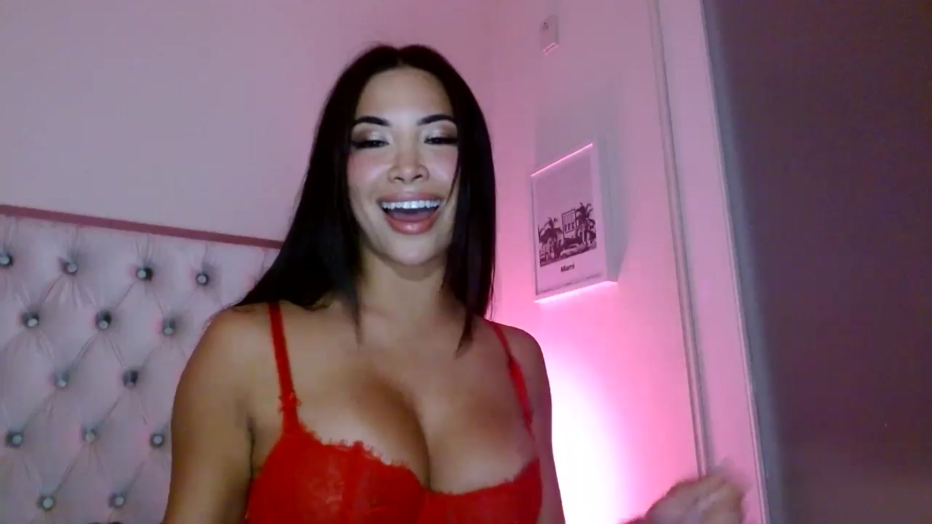 Gallery image thumbnail from Juliana's myfreecams stream on, 06/27/2025, 04:56 image 15 of 20