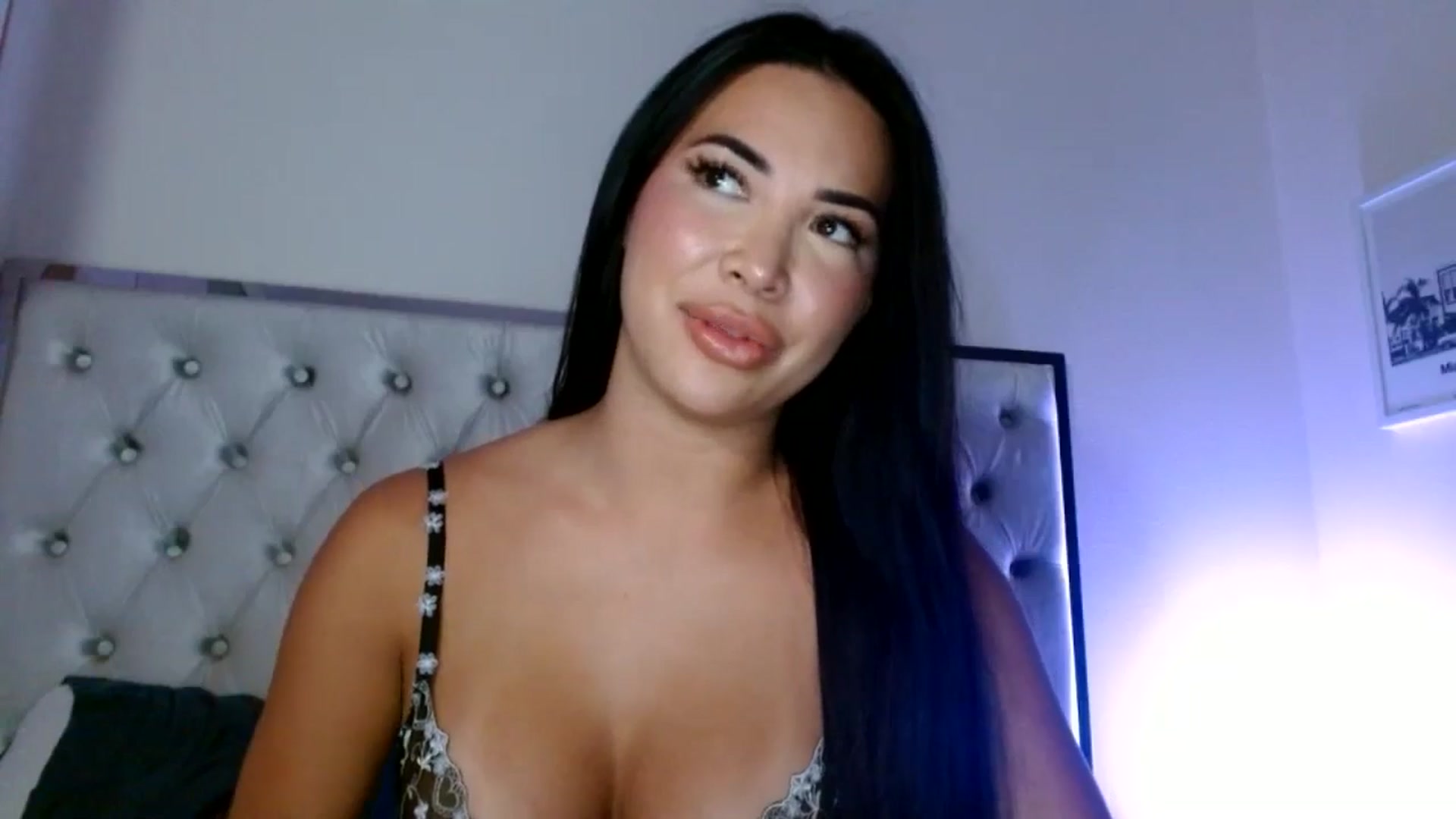 Gallery image thumbnail from Juliana's myfreecams stream on, 07/11/2025, 05:29 image 15 of 20