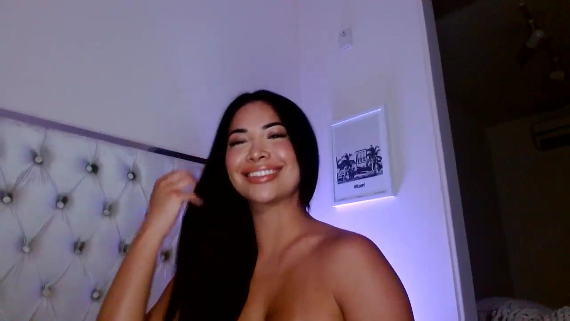 Gallery image thumbnail from Juliana's myfreecams stream on, 07/11/2025, 05:29 image 8 of 20