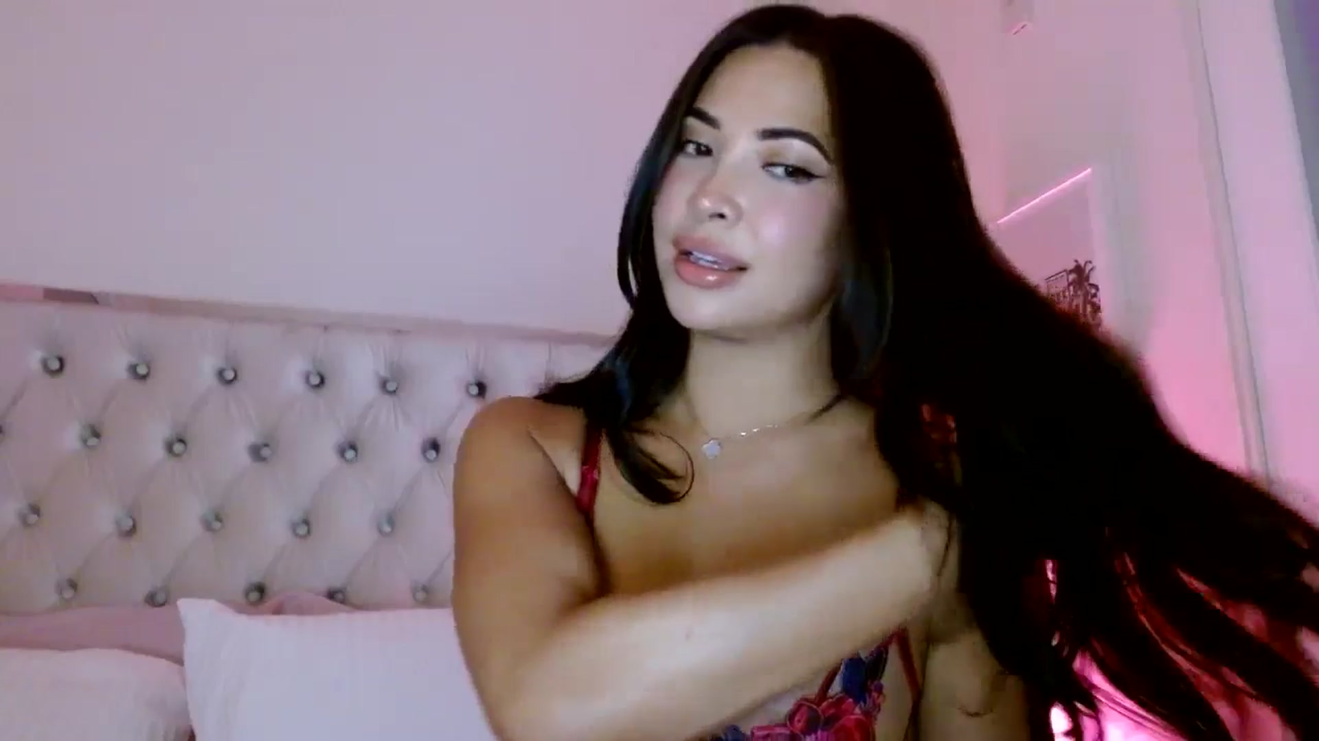 Gallery image thumbnail from Juliana's myfreecams stream on, 09/14/2025, 05:14 image 6 of 20