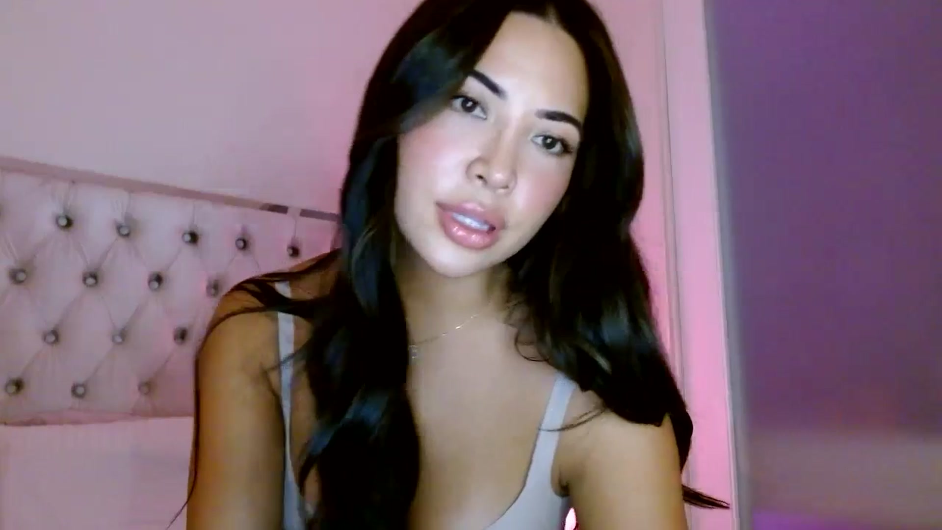 Gallery image thumbnail from Juliana's myfreecams stream on, 09/23/2025, 04:18 image 2 of 20