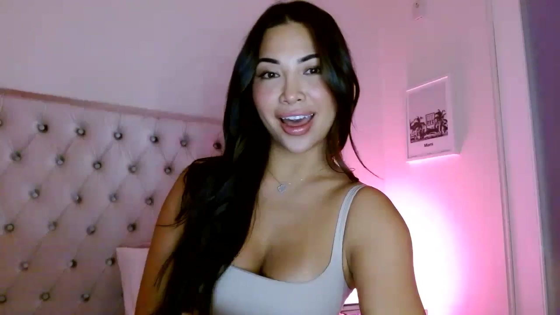 Gallery image thumbnail from Juliana's myfreecams stream on, 09/23/2025, 04:18 image 16 of 20