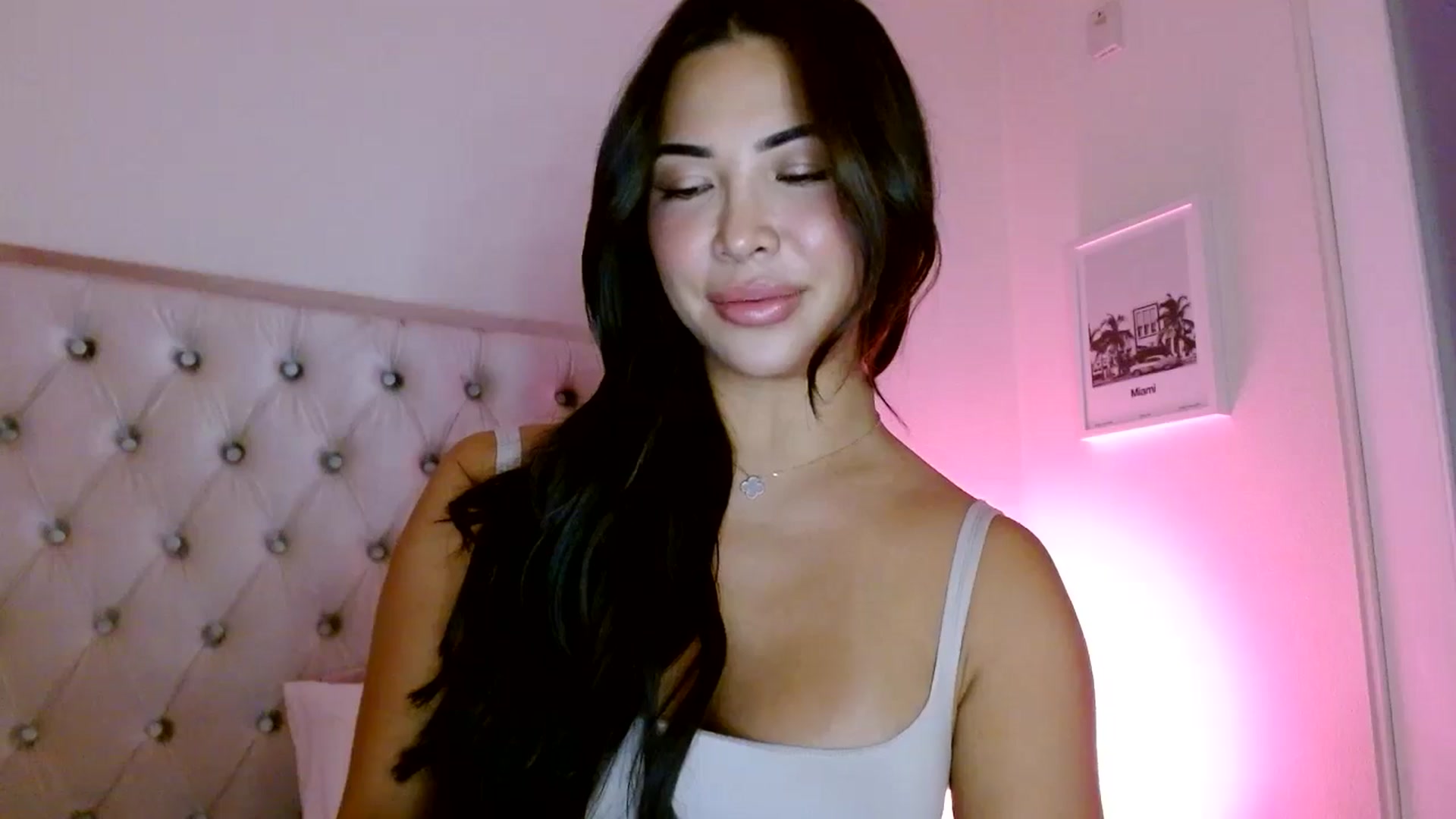 Gallery image thumbnail from Juliana's myfreecams stream on, 09/23/2025, 04:18 image 17 of 20