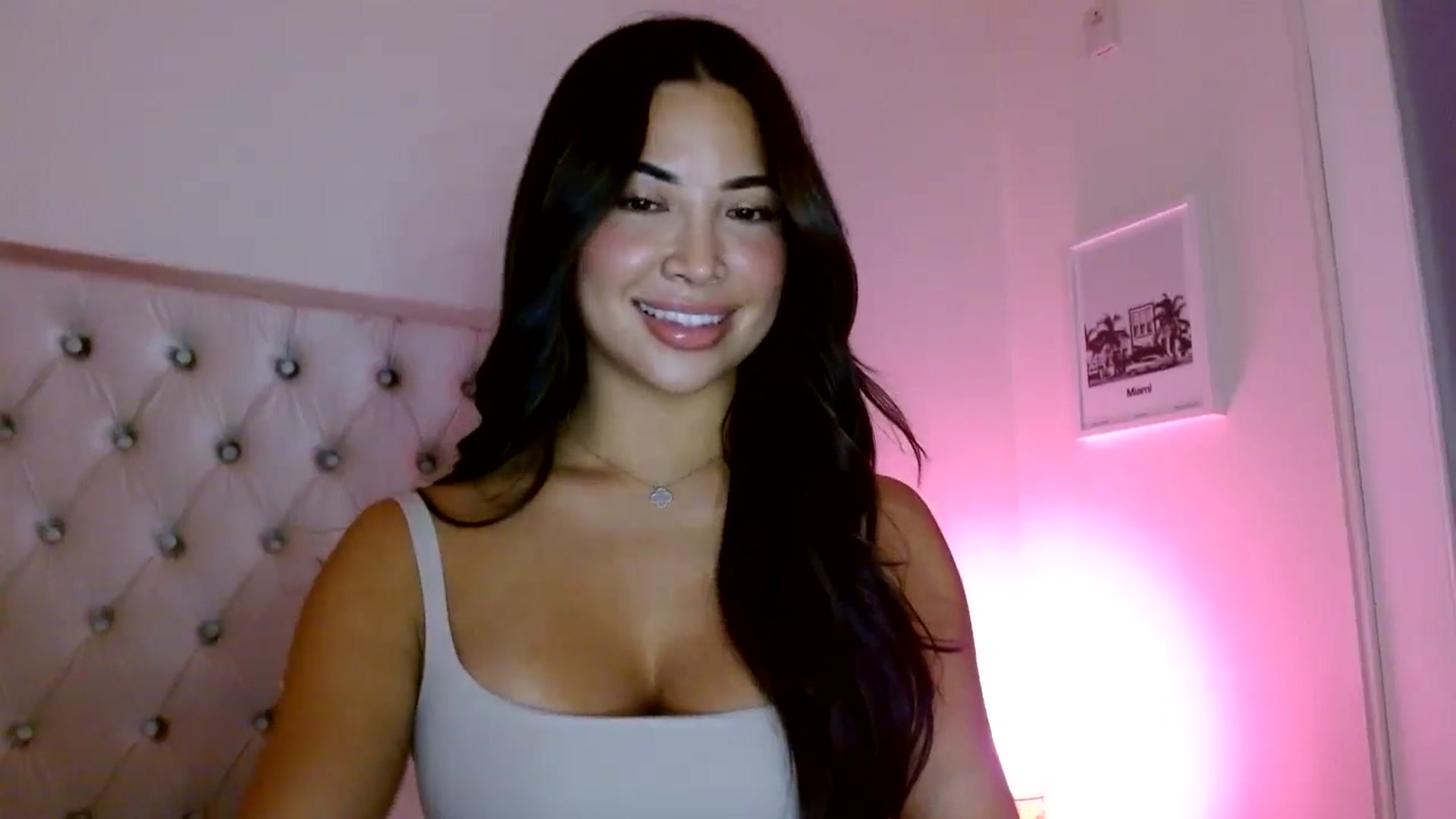 Gallery image thumbnail from Juliana's myfreecams stream on, 09/23/2025, 04:18 image 18 of 20