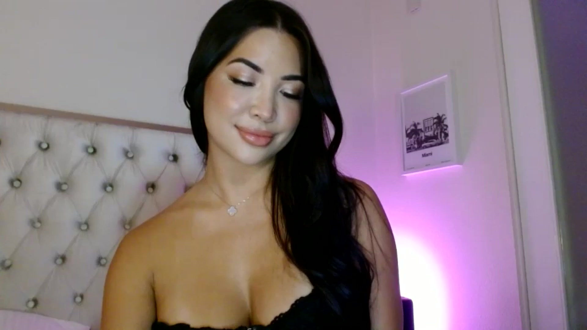 Gallery image thumbnail from Juliana's myfreecams stream on, 10/23/2025, 04:59 image 10 of 20