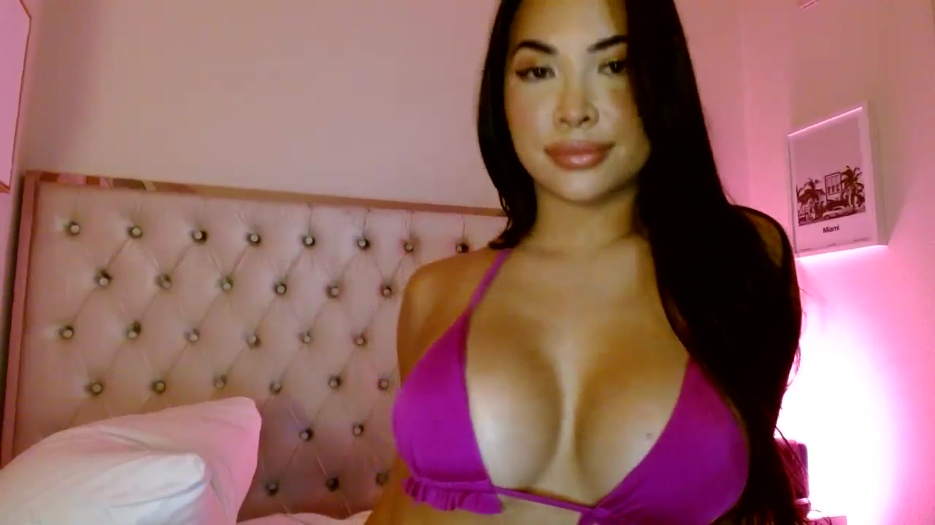 Gallery image thumbnail from Juliana's myfreecams stream on, 10/27/2025, 04:07 image 9 of 20
