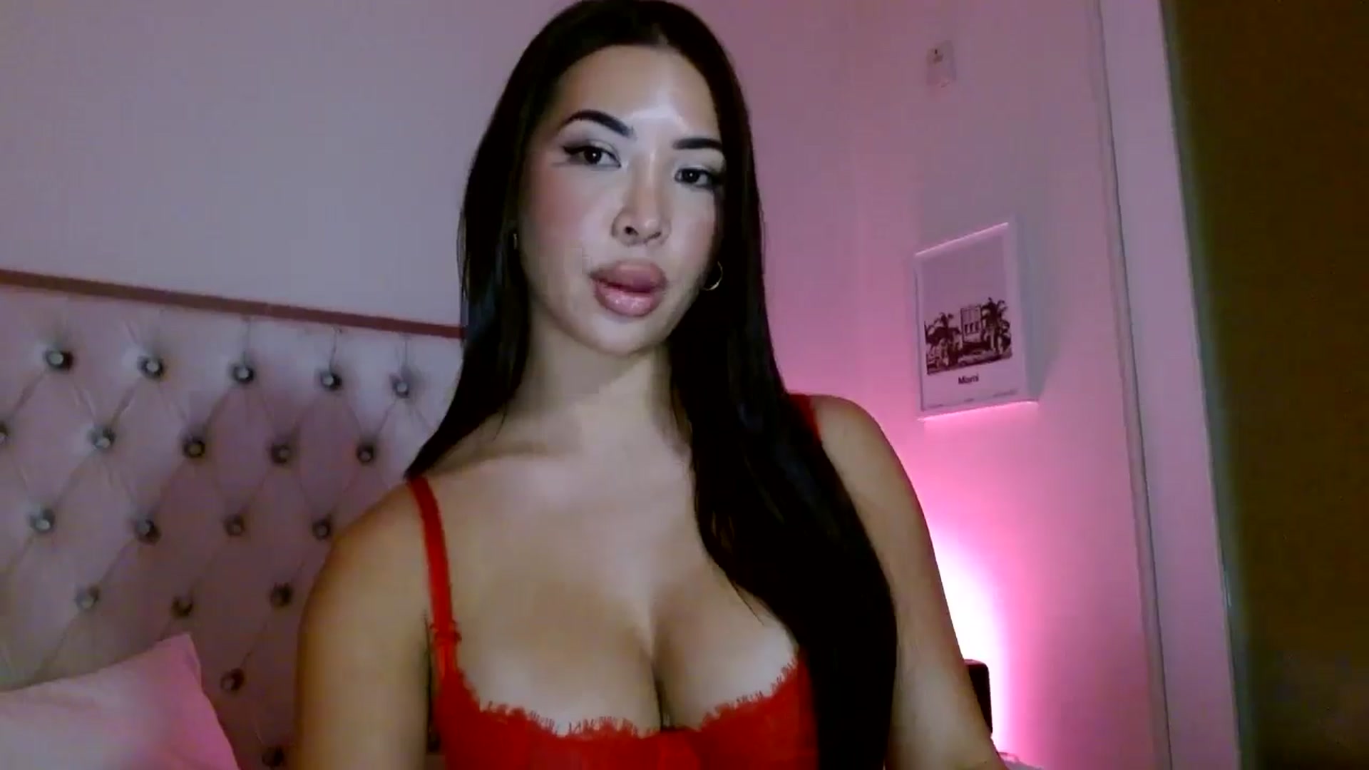 Gallery image thumbnail from Juliana's myfreecams stream on, 10/29/2025, 04:31 image 12 of 20