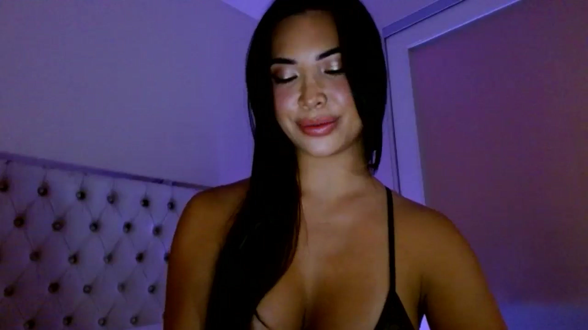 Gallery image thumbnail from Juliana's myfreecams stream on, 11/20/2025, 06:07 image 14 of 20