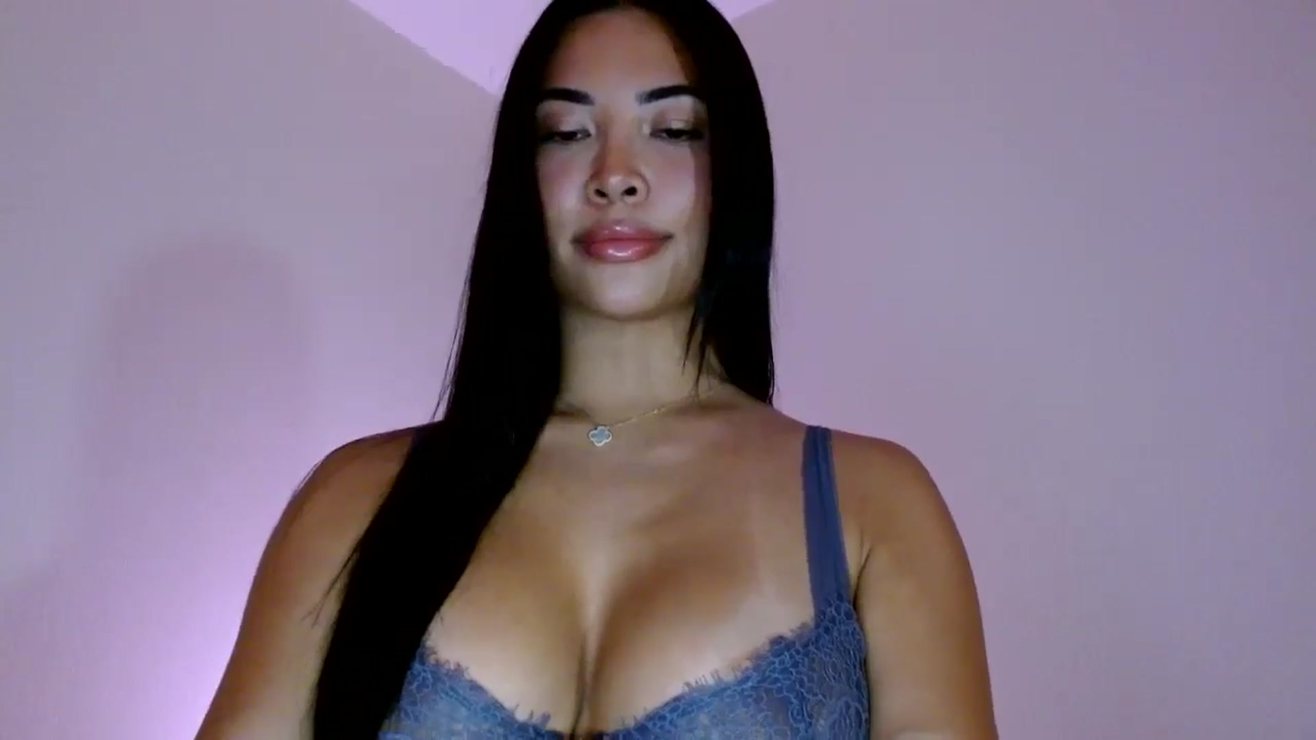Gallery image thumbnail from Juliana's myfreecams stream on, 12/02/2025, 05:15 image 4 of 20