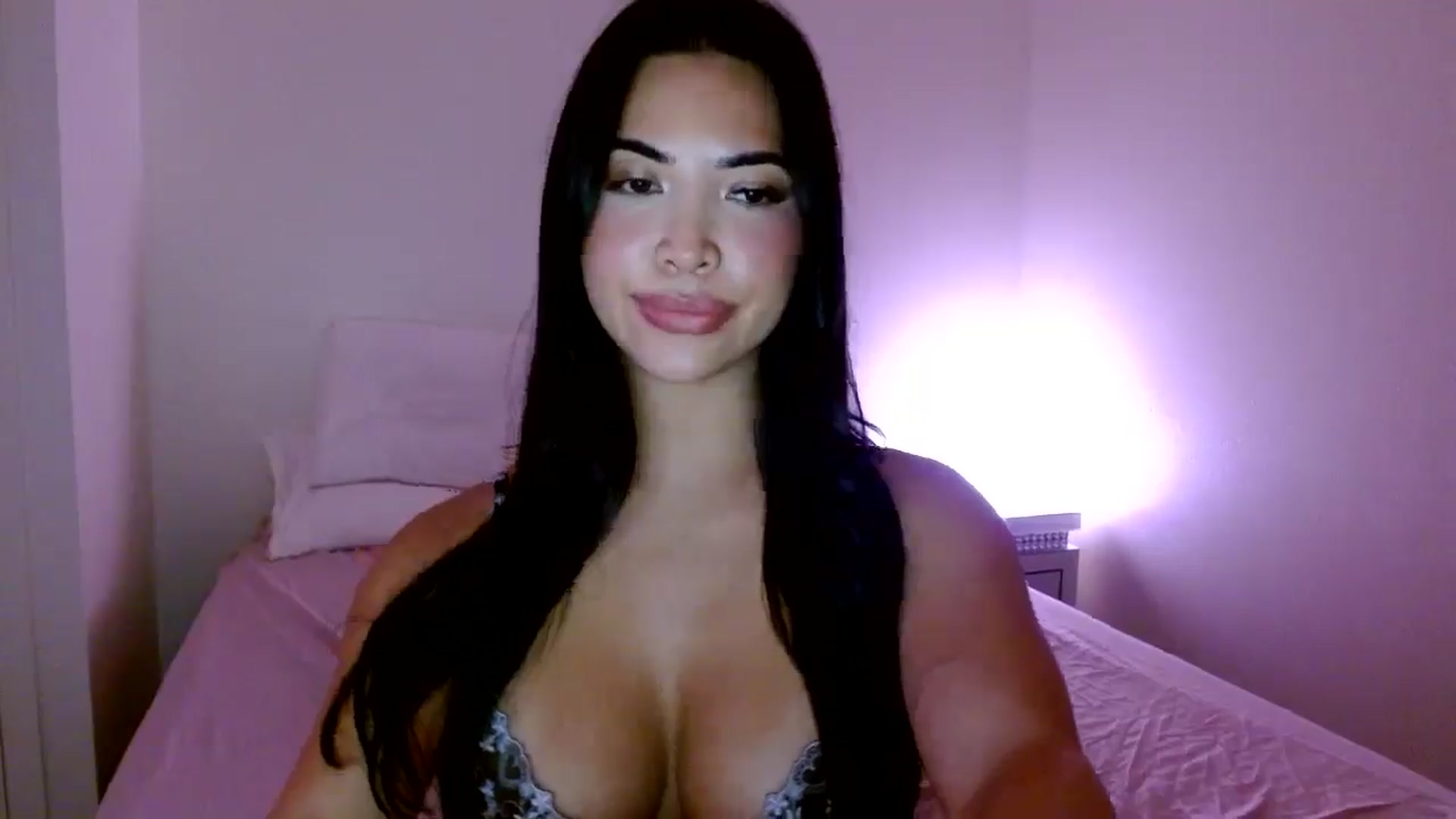 Gallery image thumbnail from Juliana's myfreecams stream on, 12/21/2025, 06:18 image 18 of 20