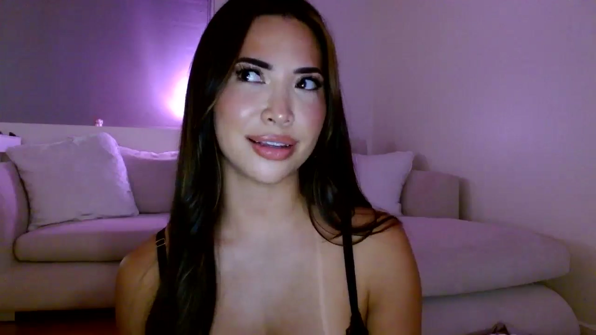 Gallery image thumbnail from Juliana's myfreecams stream on, 01/12/2026, 06:49 image 8 of 20