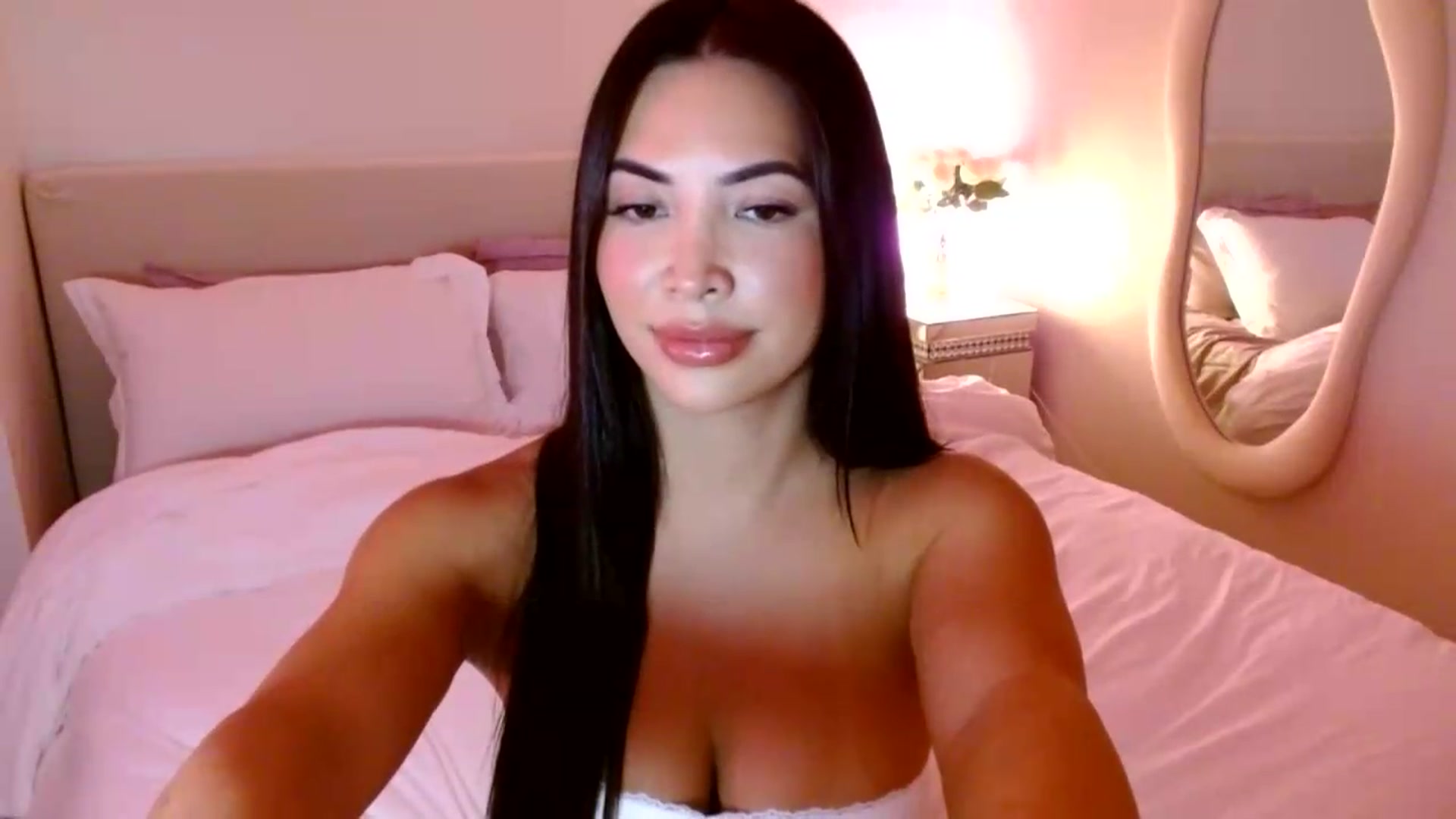 Gallery image thumbnail from Juliana's myfreecams stream on, 08/17/2026, 04:43 image 13 of 20