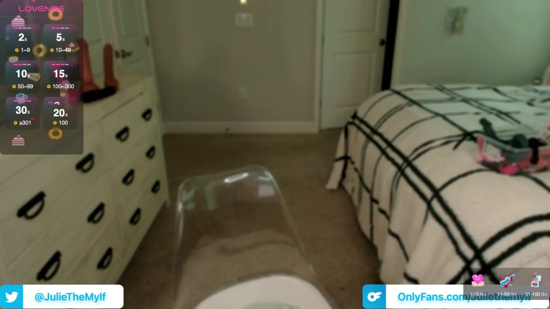 Gallery image thumbnail from JulieTheMylf's myfreecams stream on, 06/20/2024, 14:44 image 15 of 20
